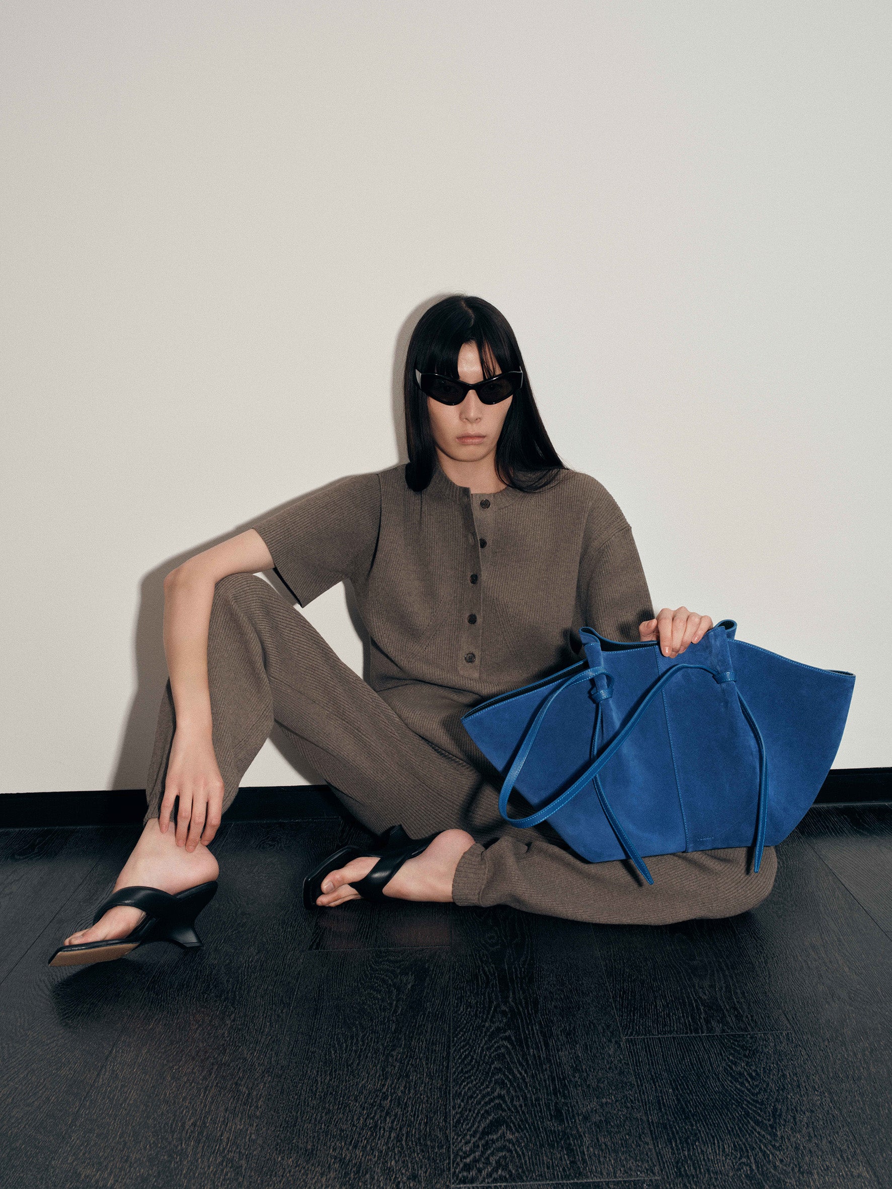 LARGE MOCHI - SUEDE BLUE