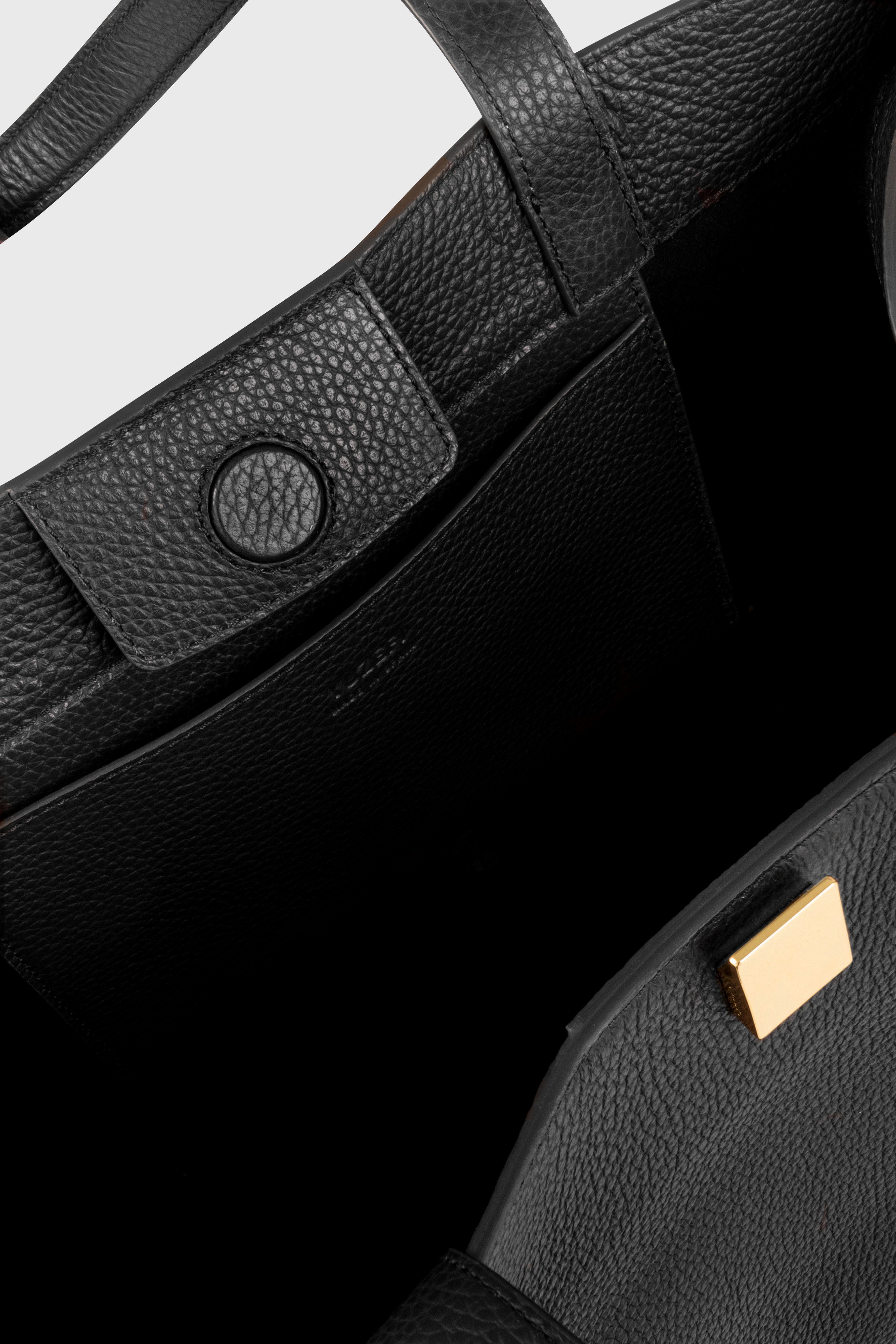 GYOZA TOTE - BLACK PEBBLE GRAINED LEATHER