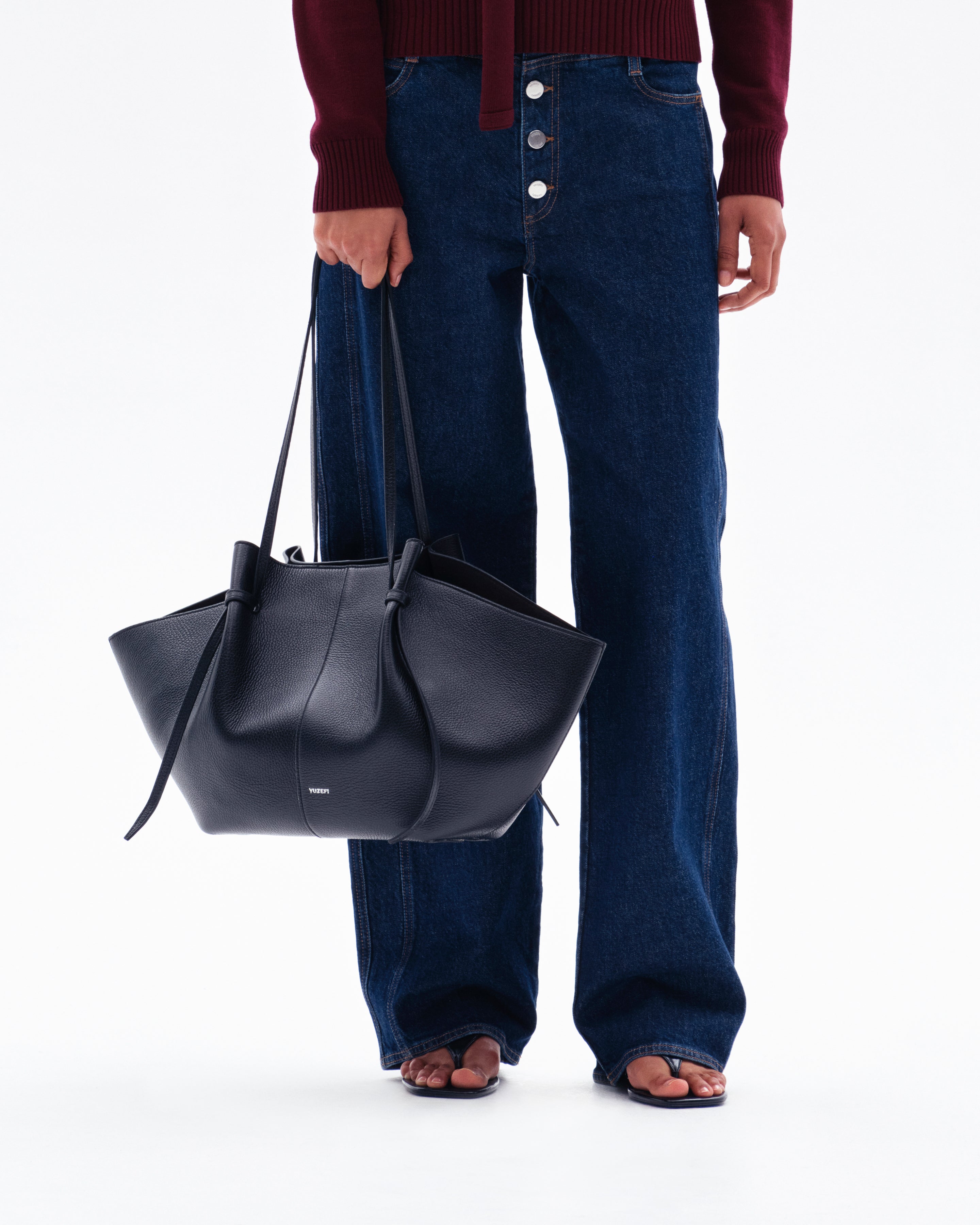 LARGE MOCHI - BLACK SMOOTH LEATHER