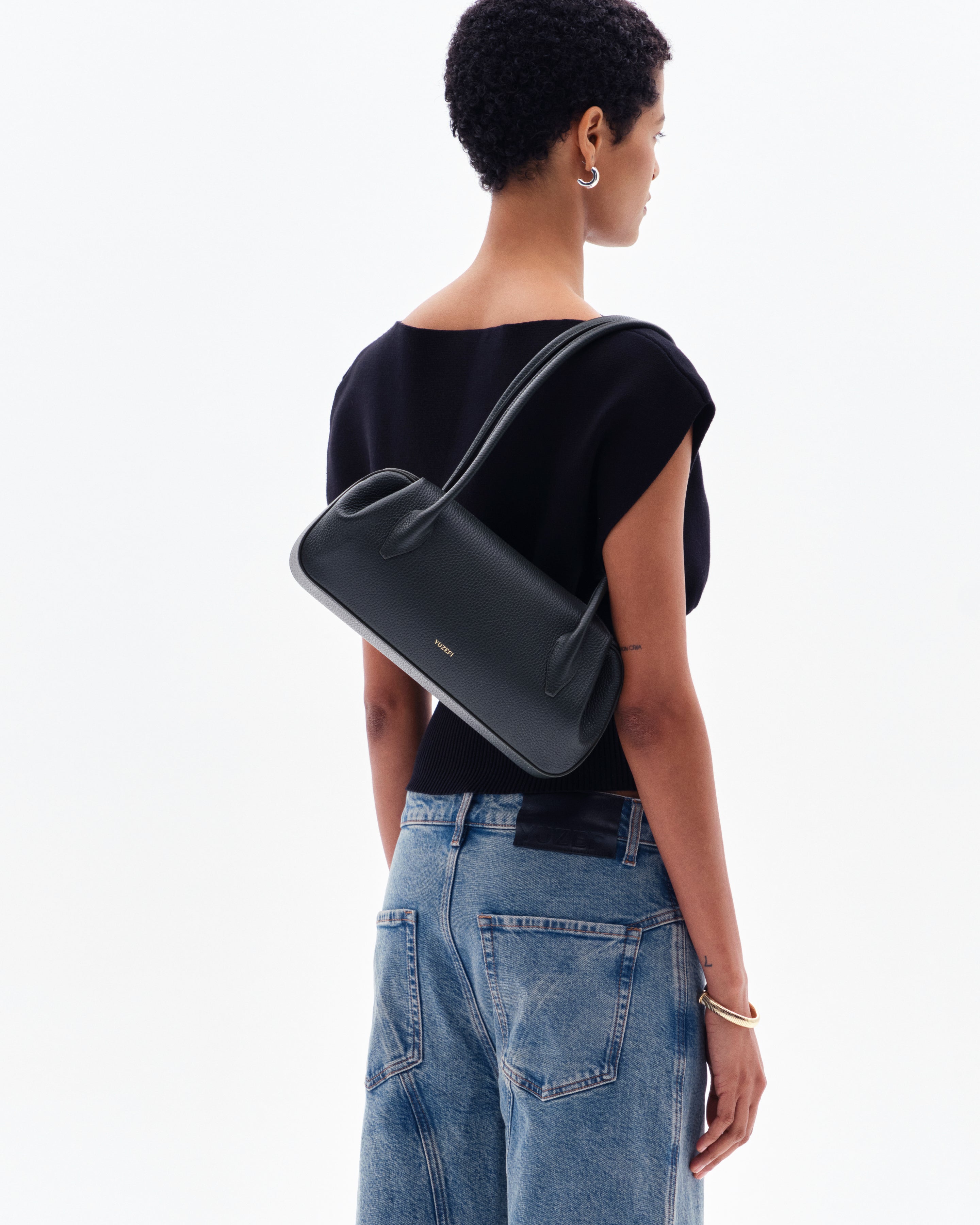 OYSTER SHOULDER BAG - BLACK PEBBLE GRAINED LEATHER