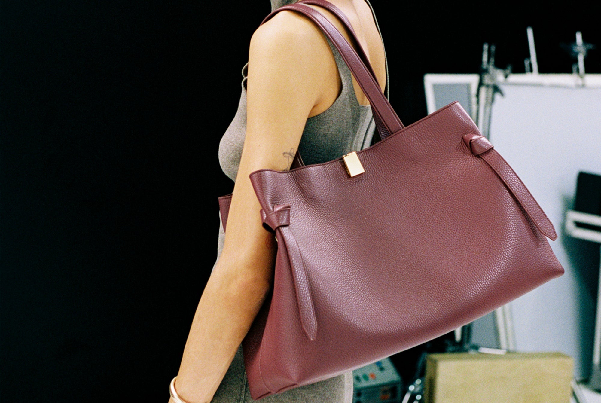 TOTE BAGS