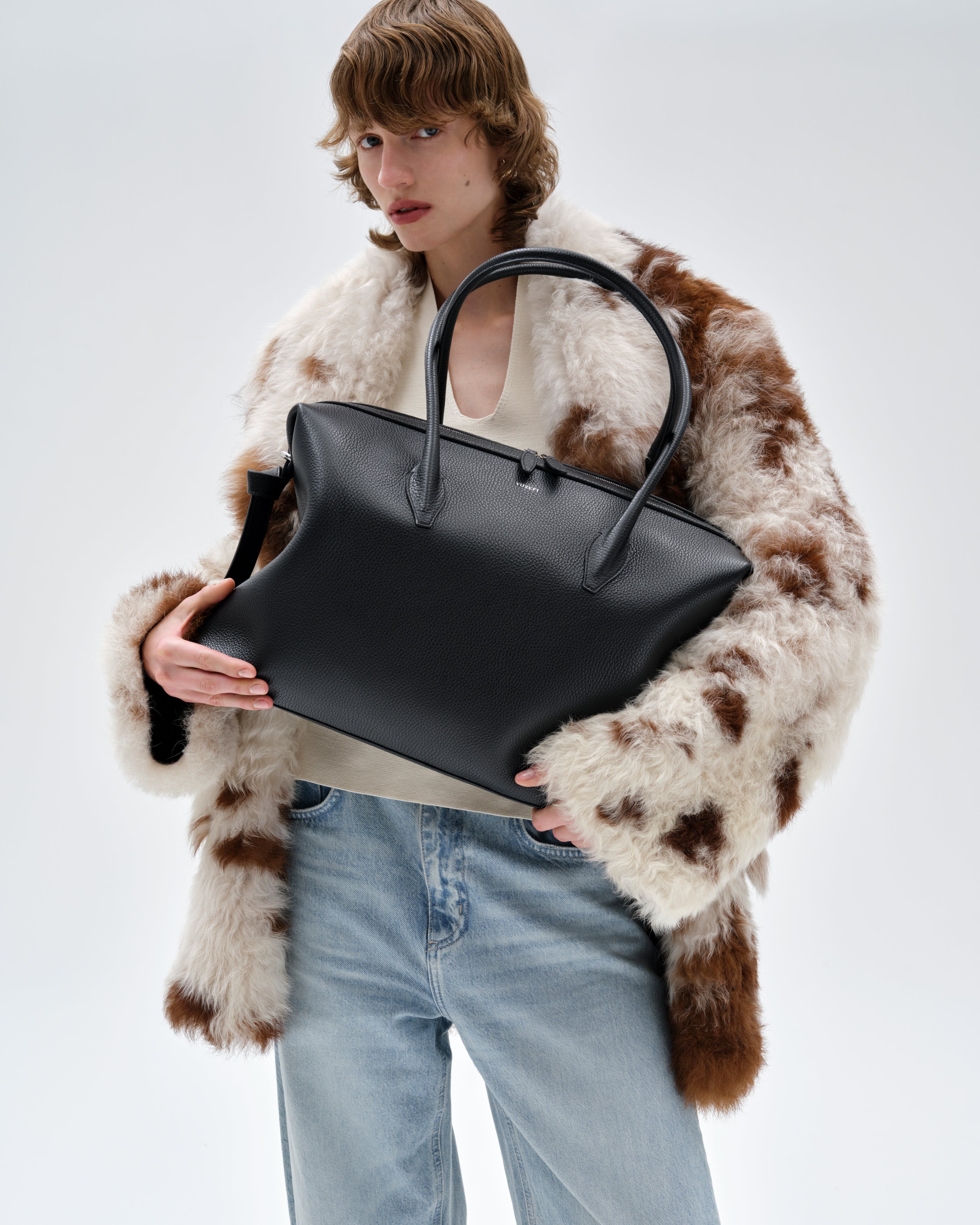 LARGE BRIOCHE DUFFLE - BLACK PEBBLE GRAINED LEATHER – Yuzefi