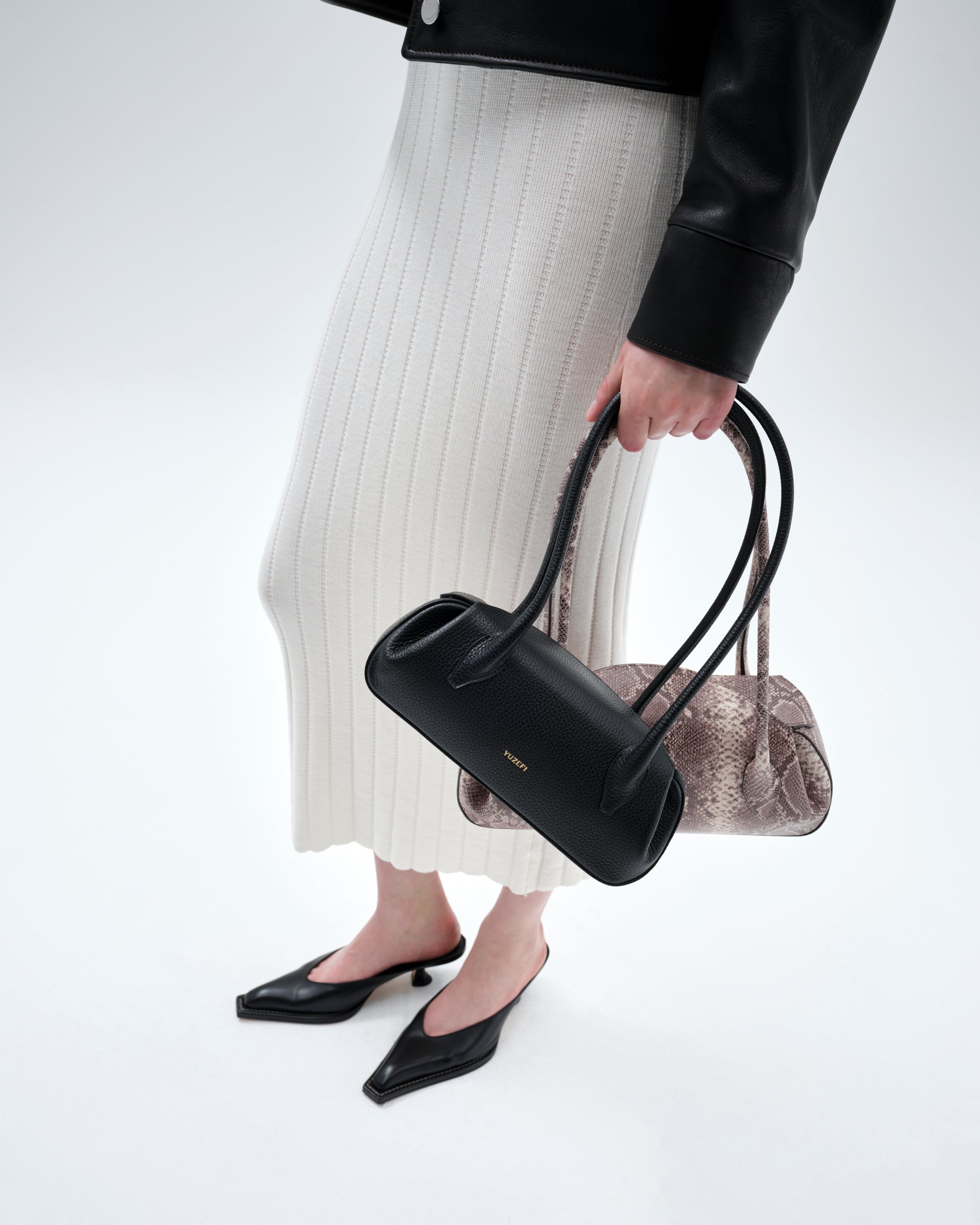OYSTER SHOULDER BAG - EMBOSSED ASH SNAKE COWHIDE LEATHER