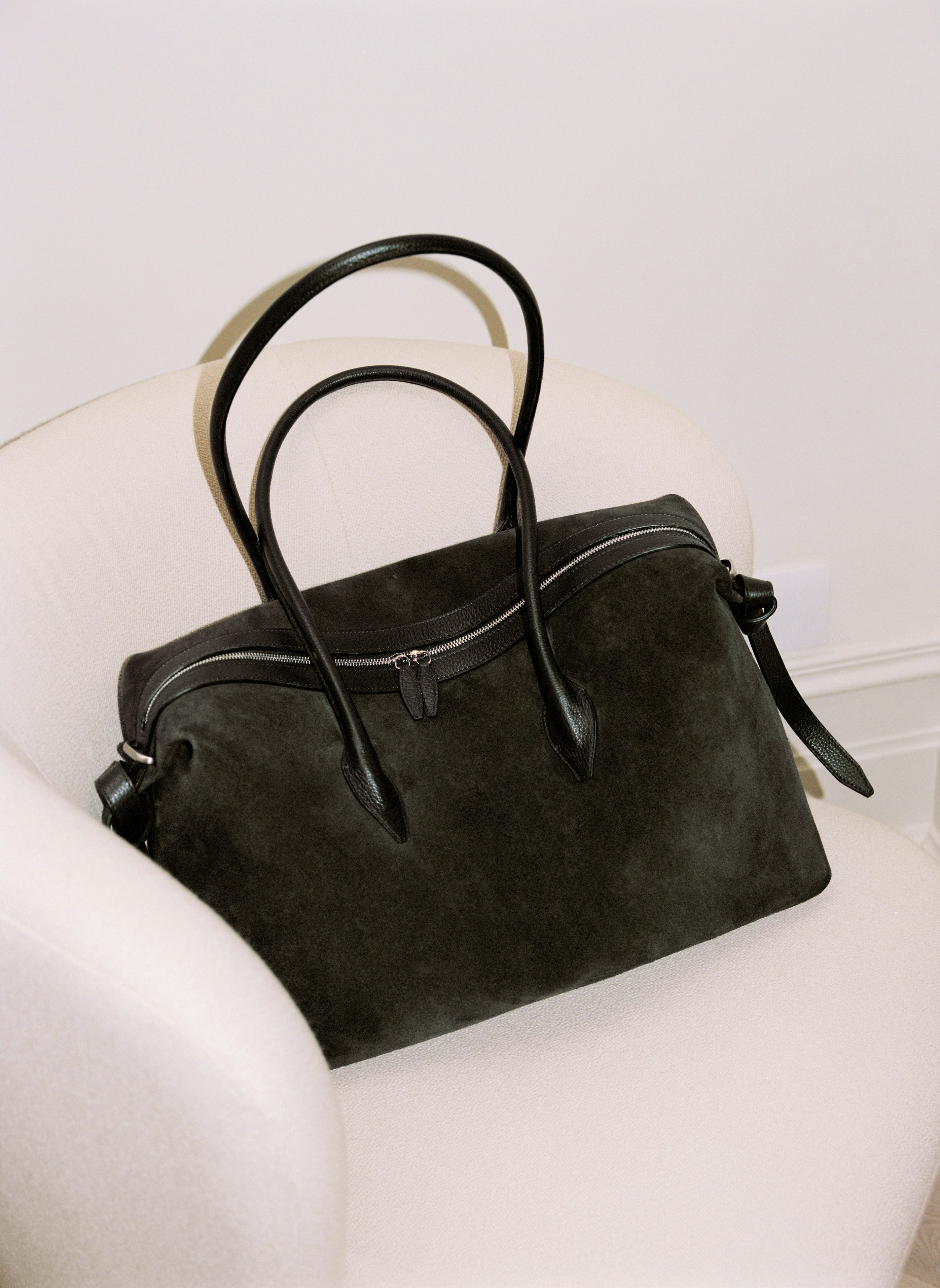 LARGE BRIOCHE DUFFLE - GANACHE SUEDE