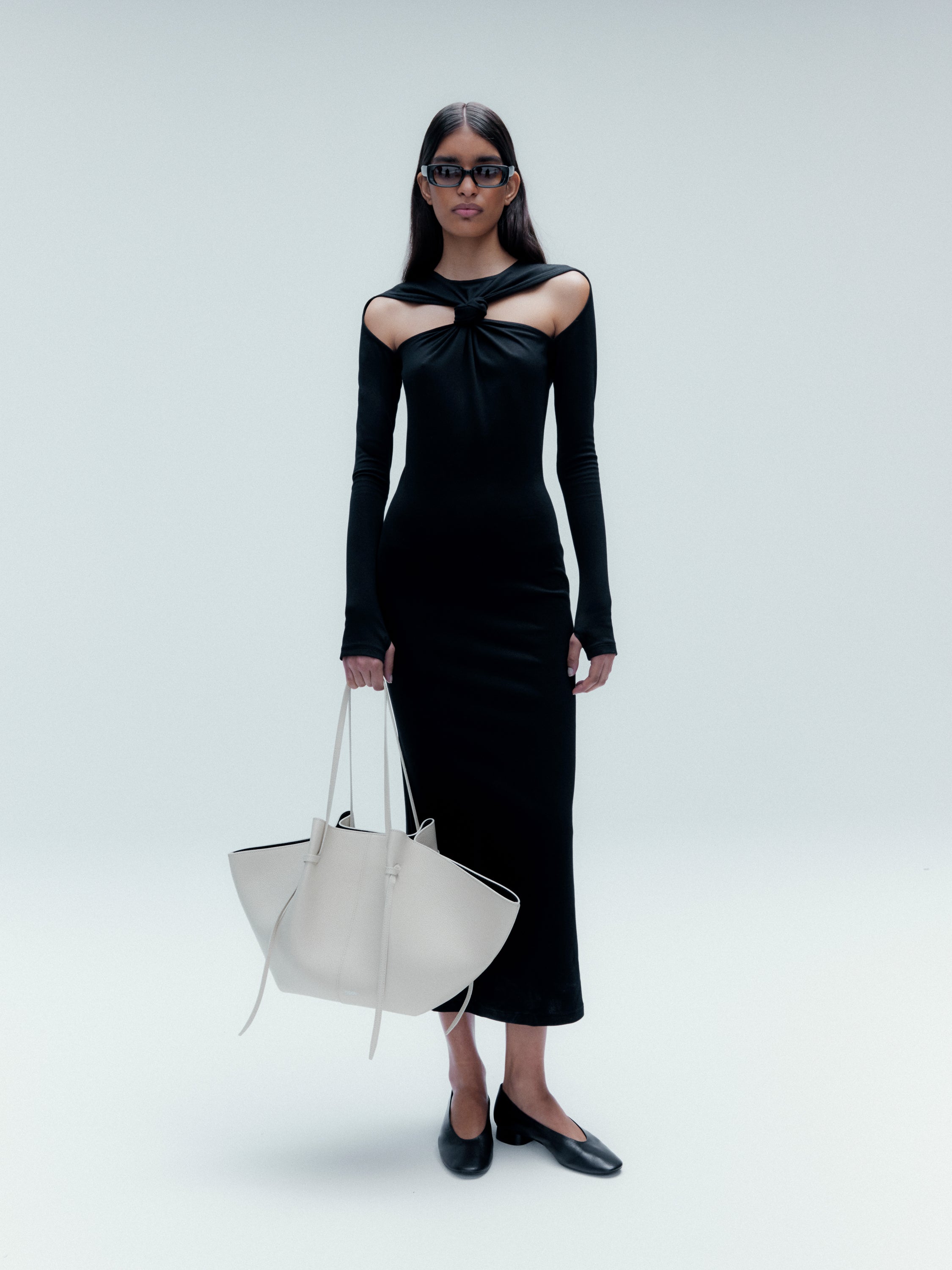 KNOT FRONT SLEEVED DRESS - BLACK