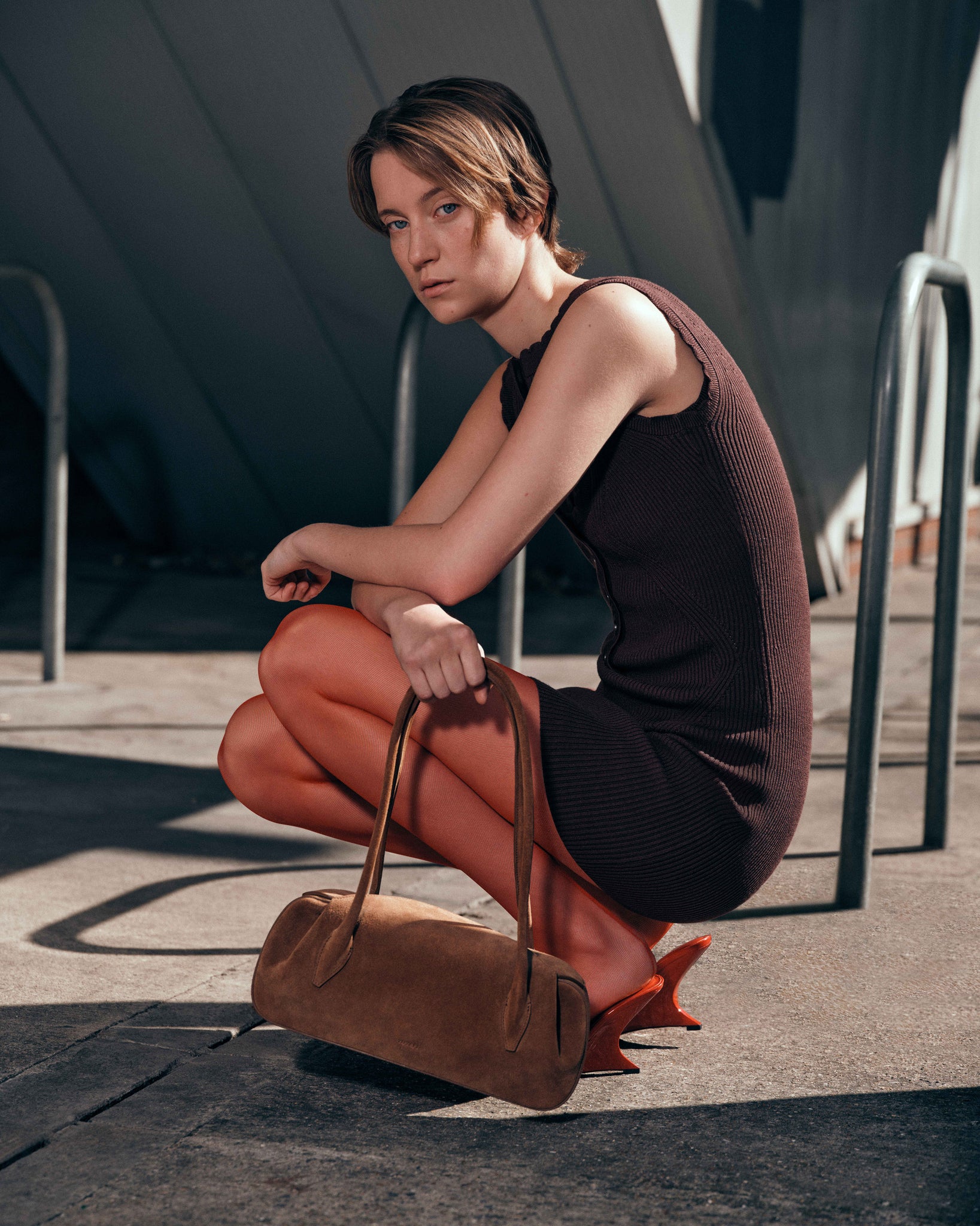 OYSTER SHOULDER BAG - CHOCOLATE SUEDE