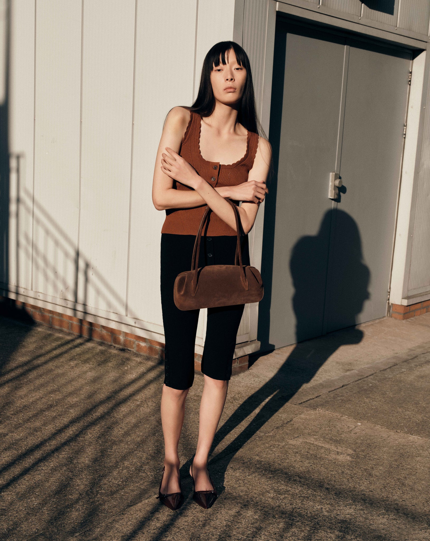 OYSTER SHOULDER BAG CHOCOLATE SUEDE