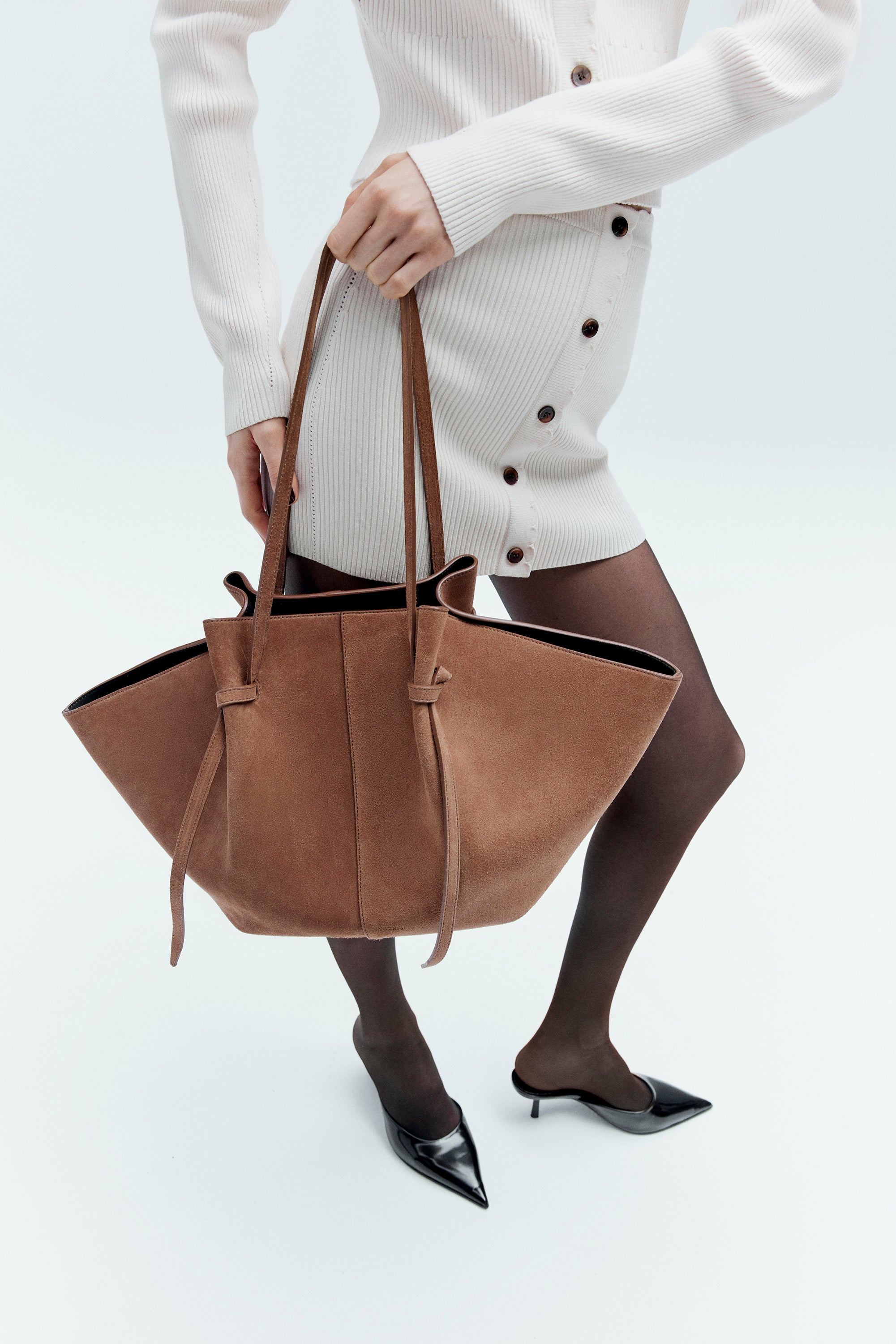 LARGE MOCHI - COGNAC SUEDE