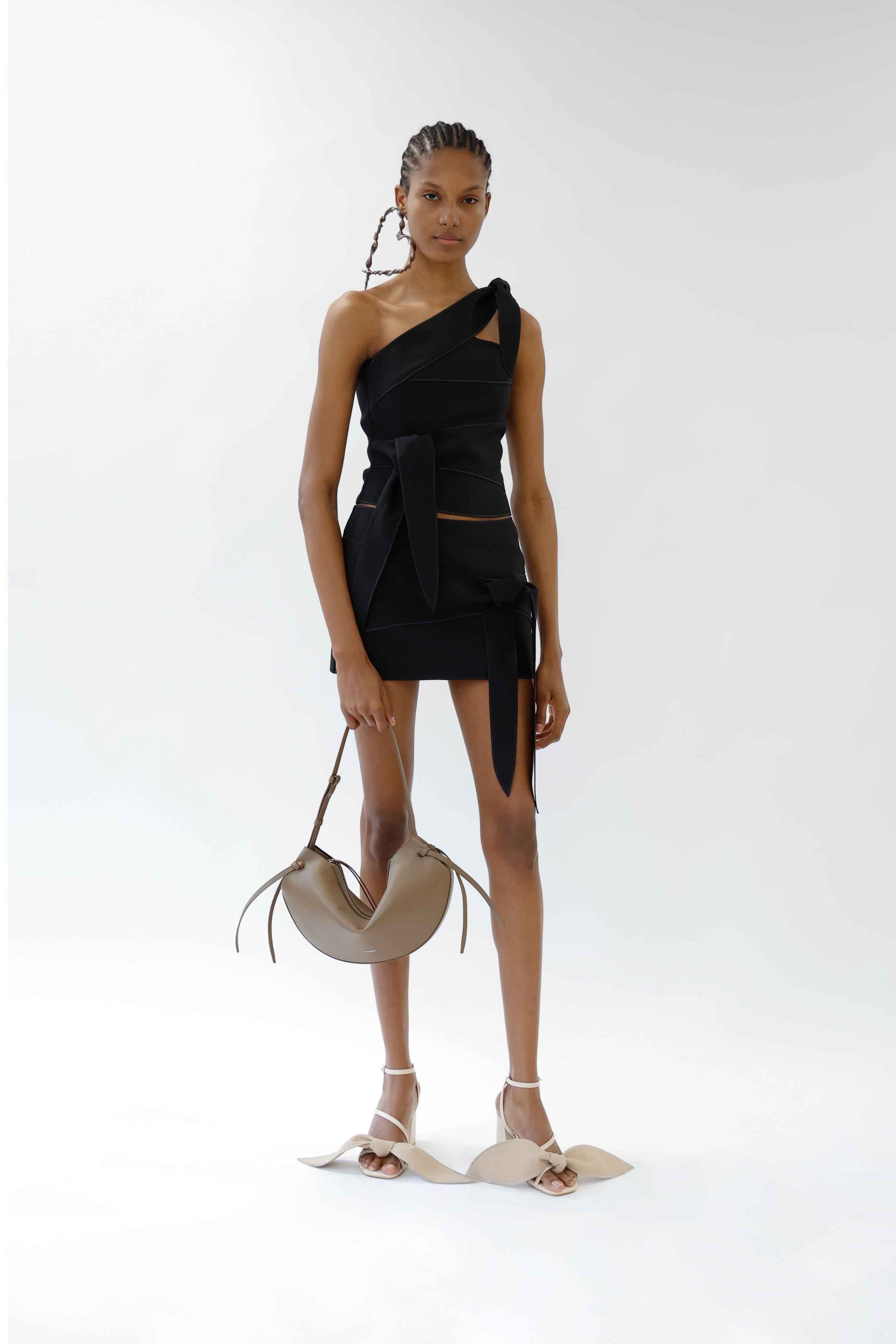 ONE SHOULDER TOP - BLACK