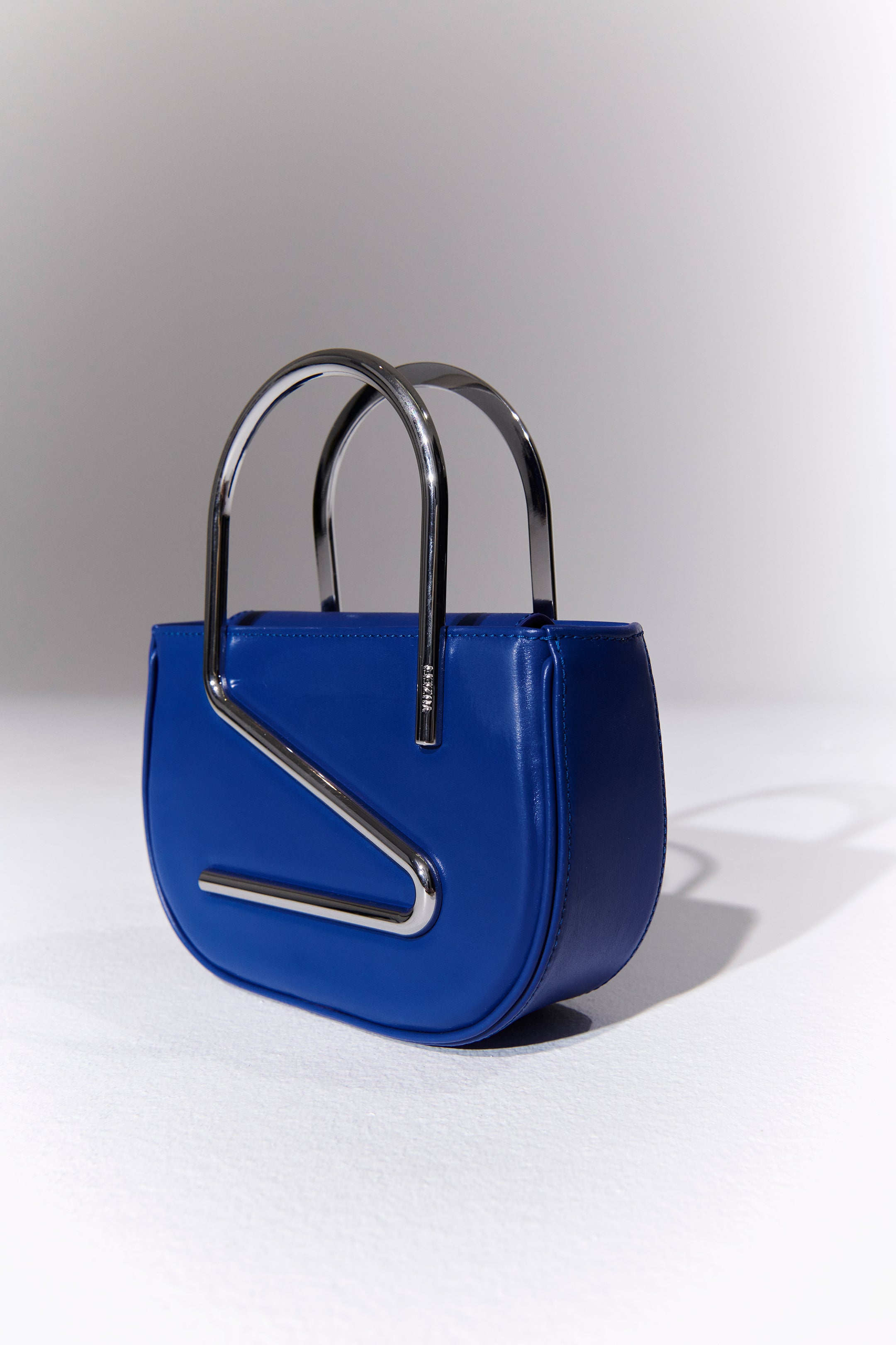 トートバッグ YUZEFI FW25 (YUZPF25 HB PRZ L060 CAYENNE) OYSTER SHOULDER BAG - CAYENNE PEBBLE GRAINED LEATHER – Yuzefi