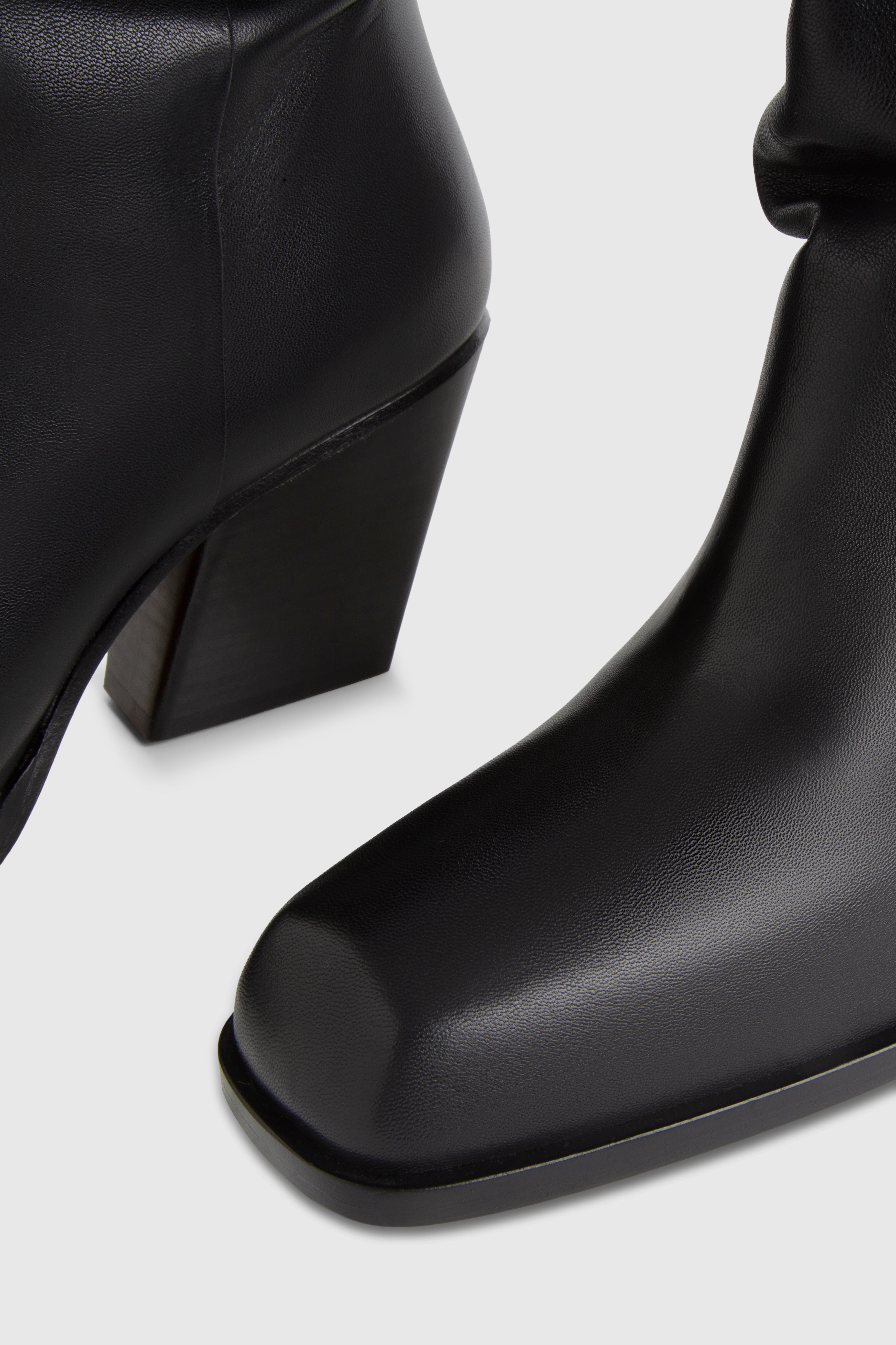 DELAVAR SLOUCH BOOT - BLACK LEATHER