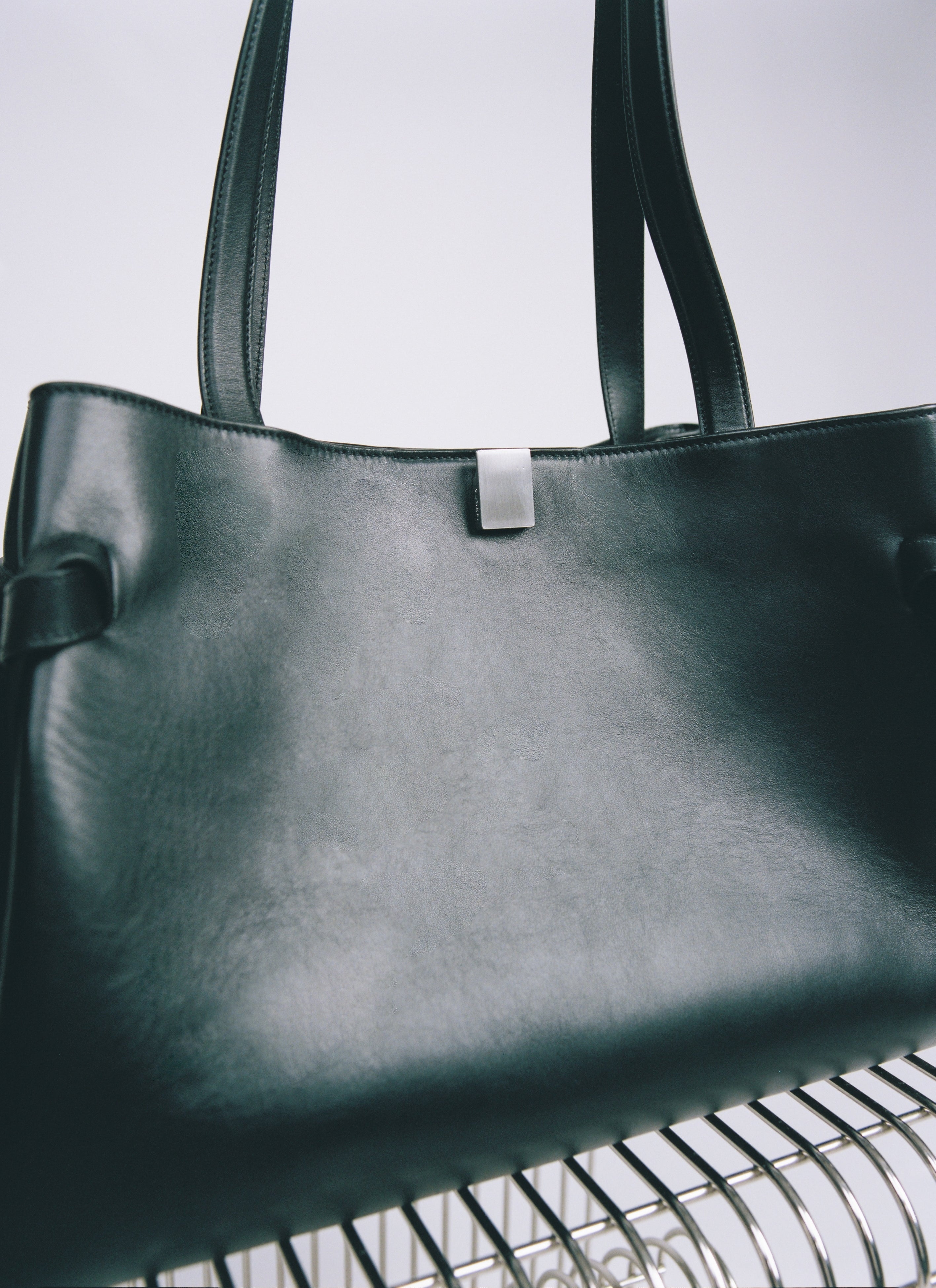 GYOZA TOTE - BLACK SMOOTH LEATHER