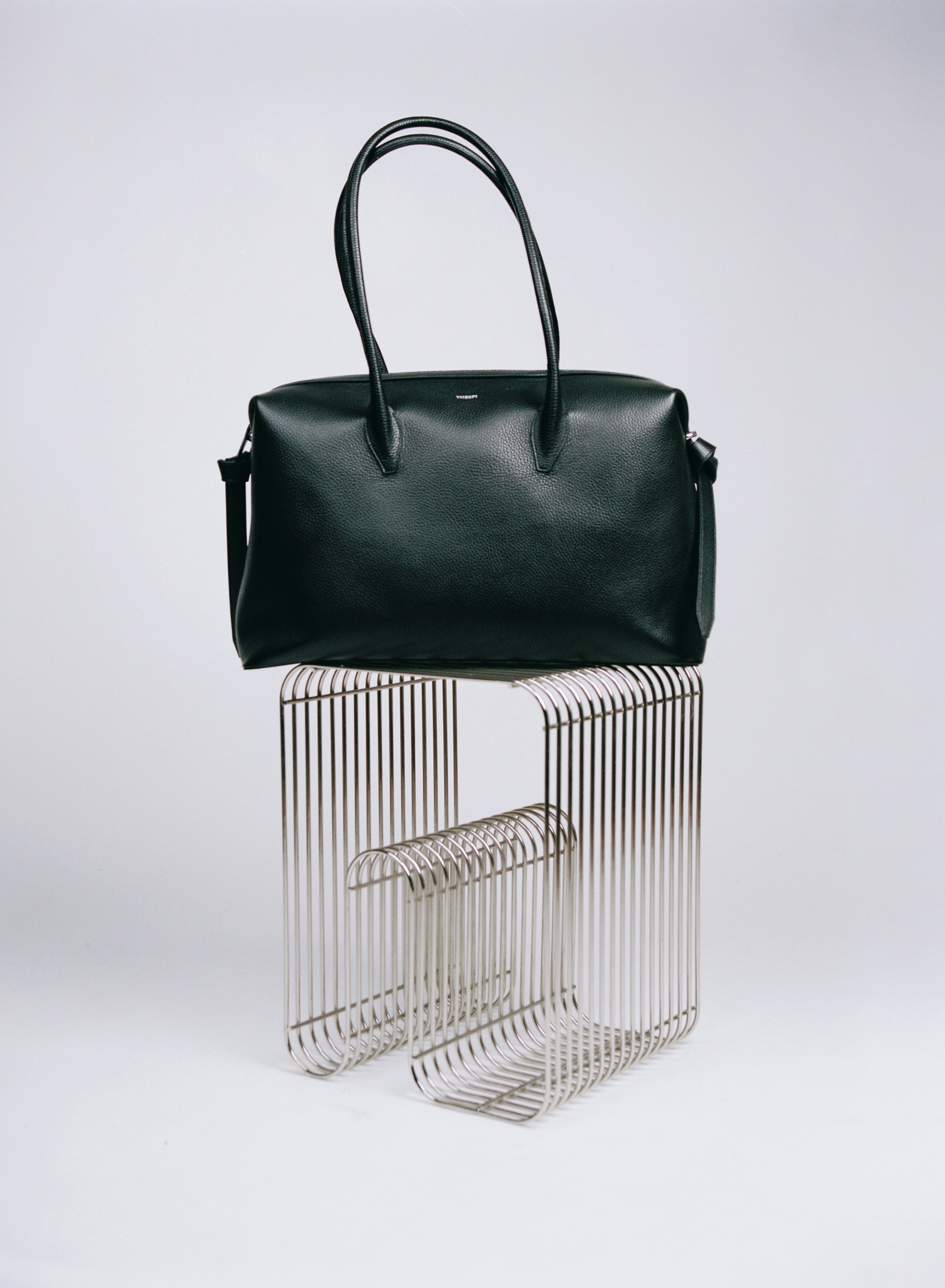 LARGE BRIOCHE DUFFLE - BLACK SMOOTH LEATHER