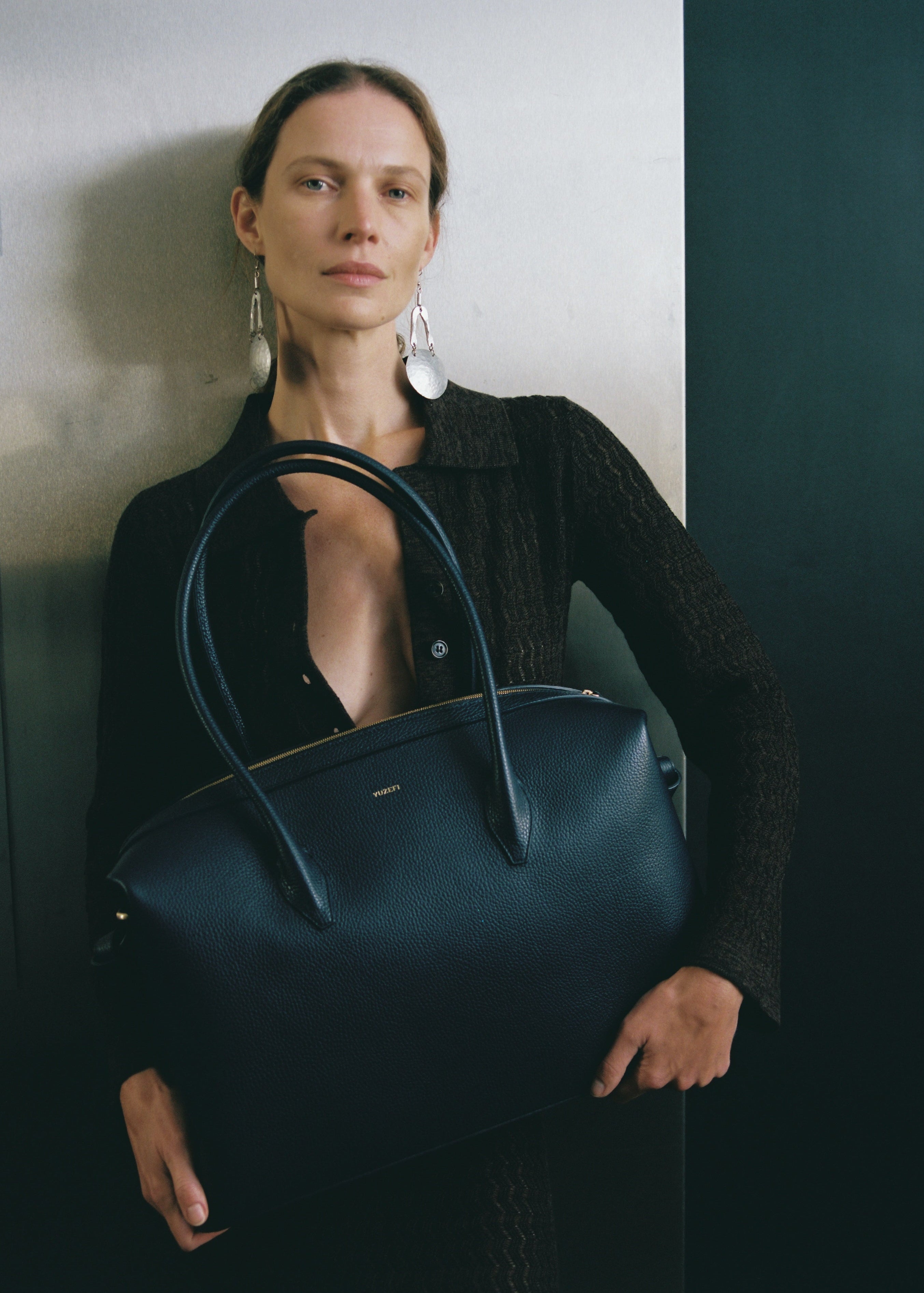 LARGE BRIOCHE DUFFLE - MIDNIGHT PEBBLE GRAINED LEATHER