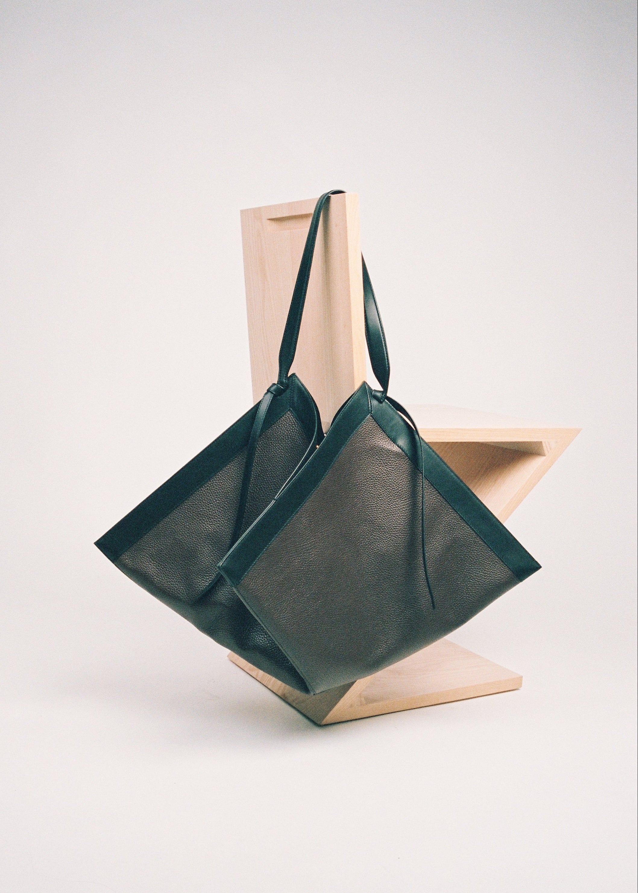 LARGE WONTON - ESPRESSO PEBBLE GRAINED LEATHER