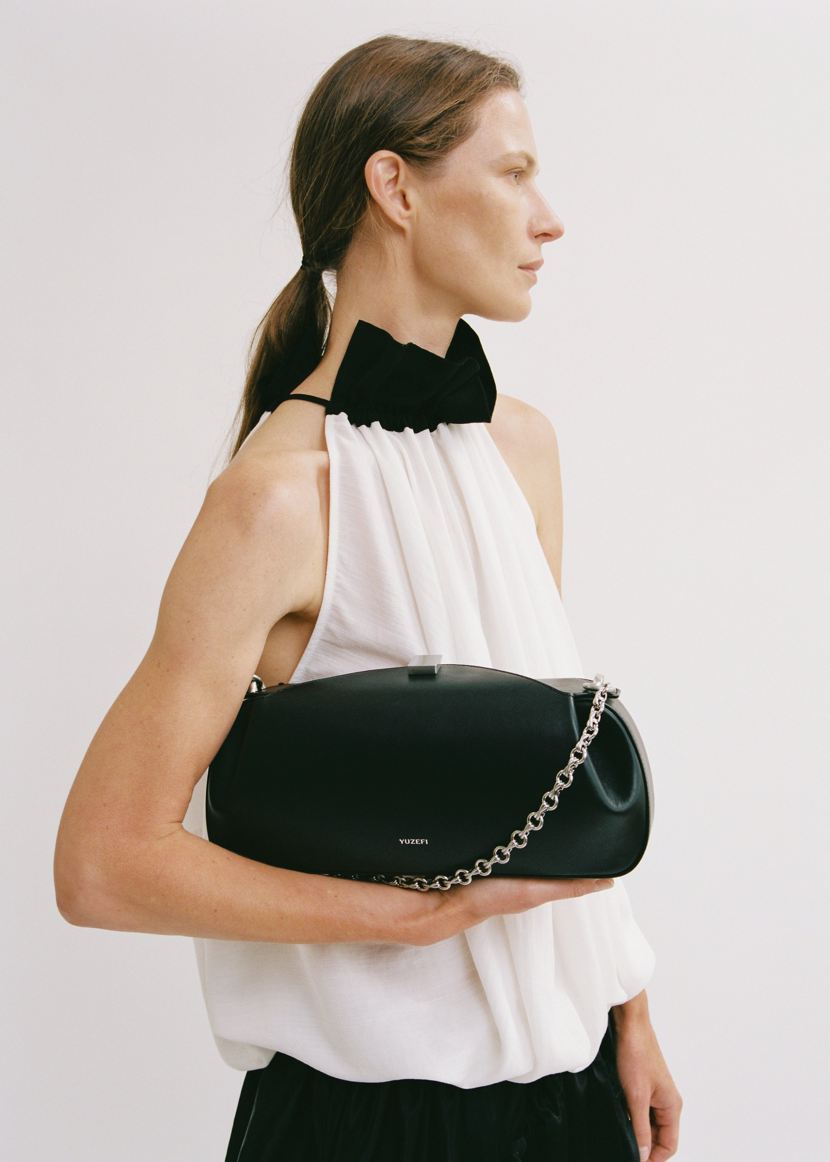 OYSTER CLUTCH - BLACK SMOOTH LEATHER