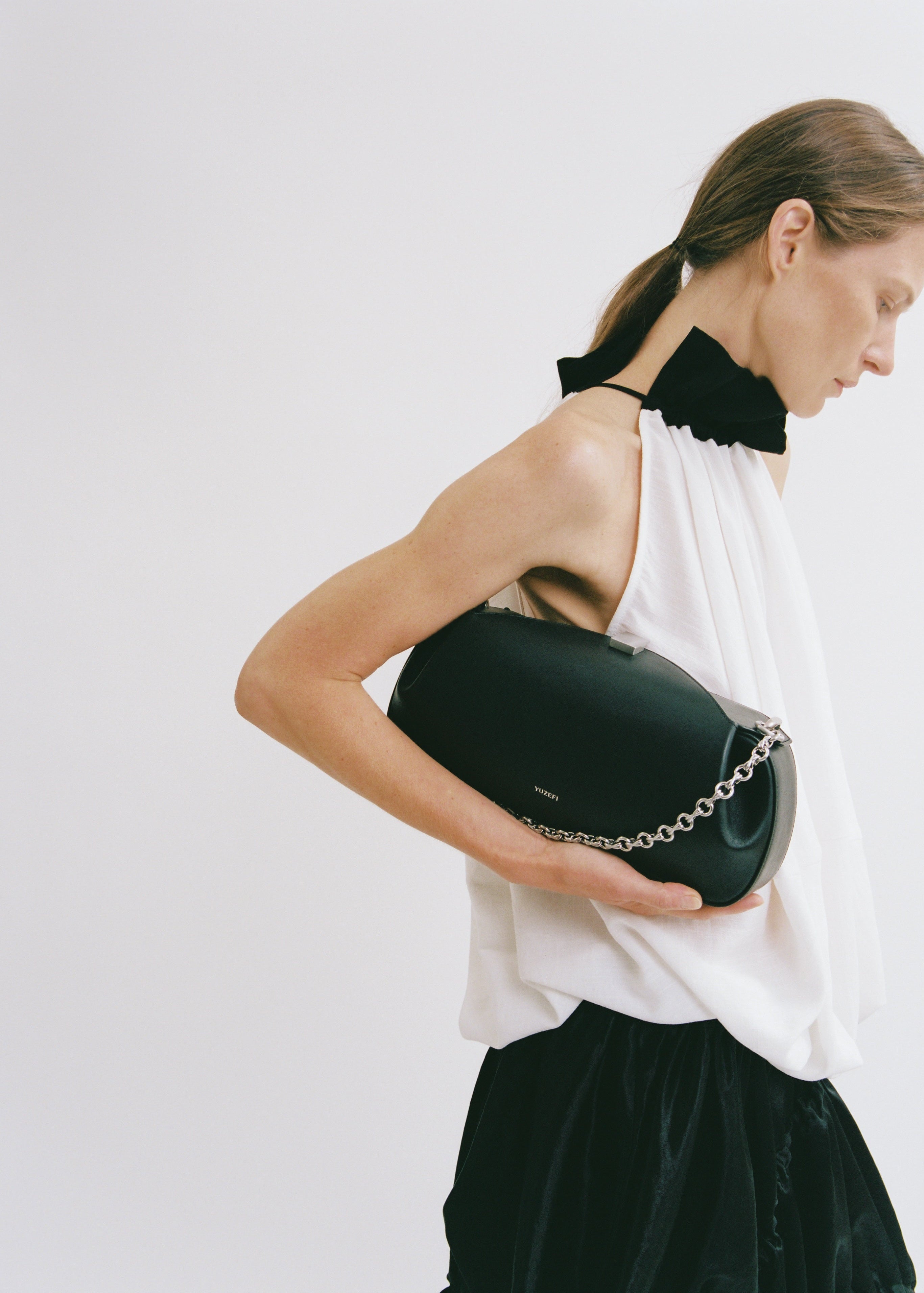 OYSTER CLUTCH - BLACK SMOOTH LEATHER