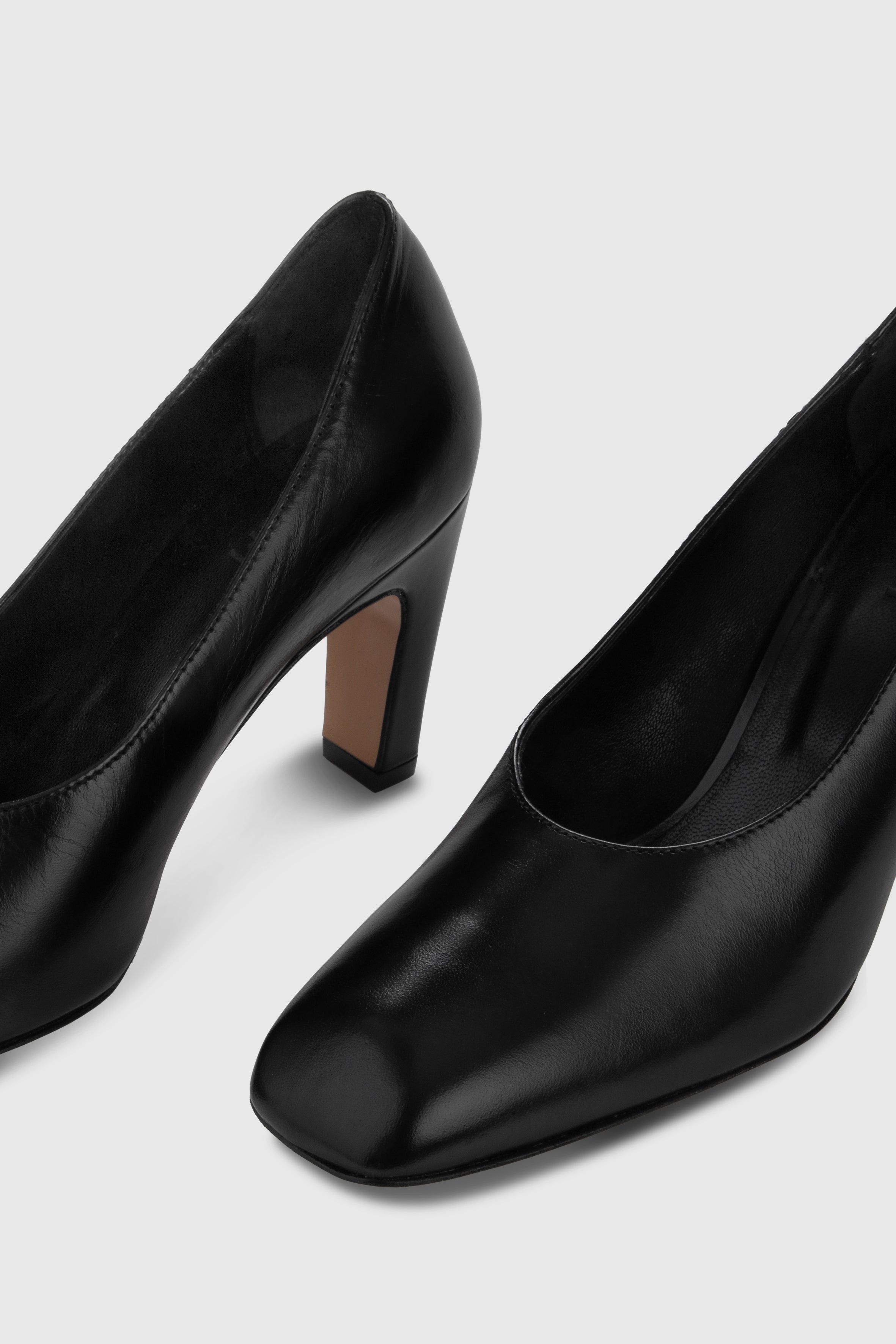 KHANE MID PUMP - BLACK LEATHER