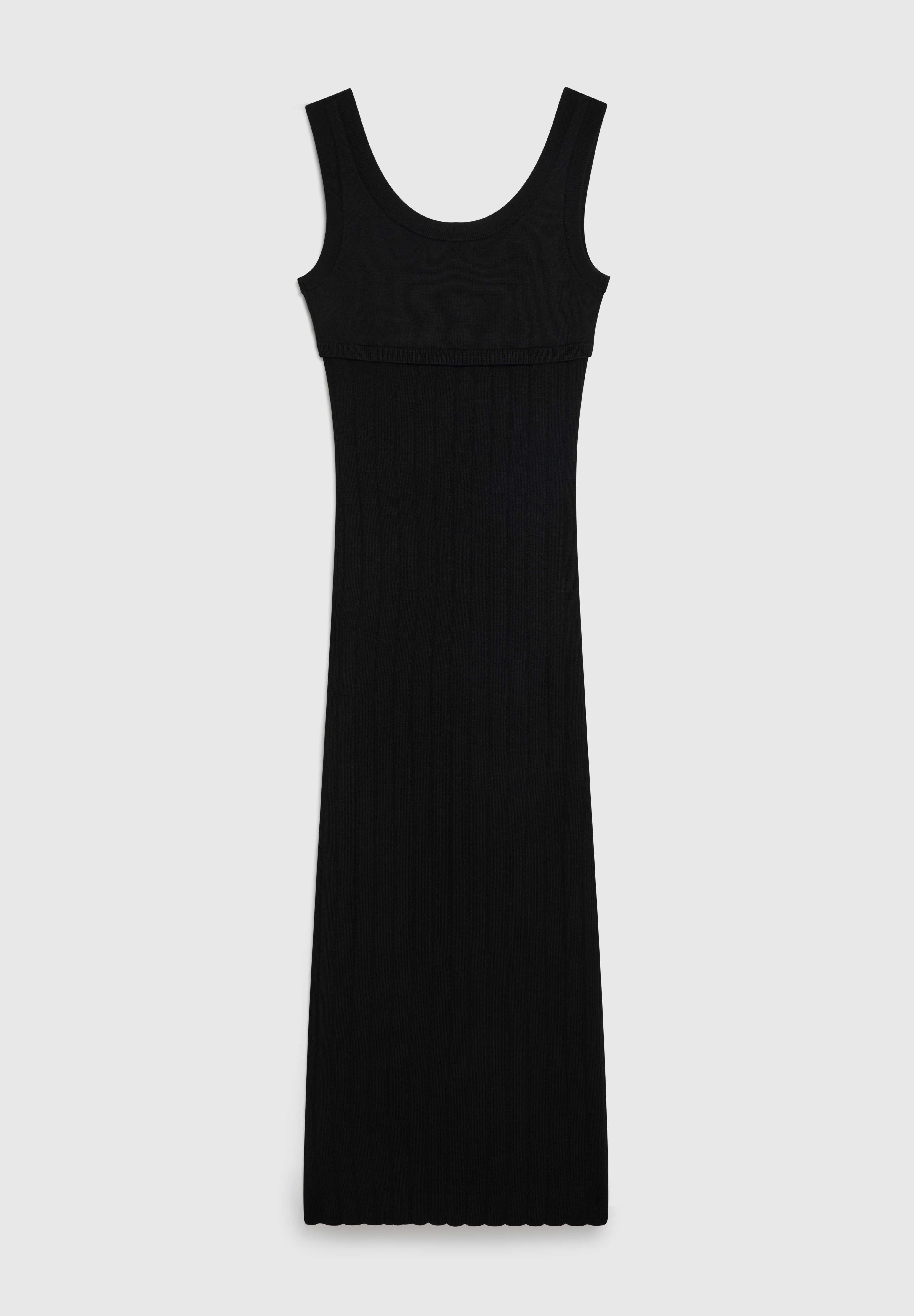 LENA TUCK STITCH MAXI DRESS - BLACK