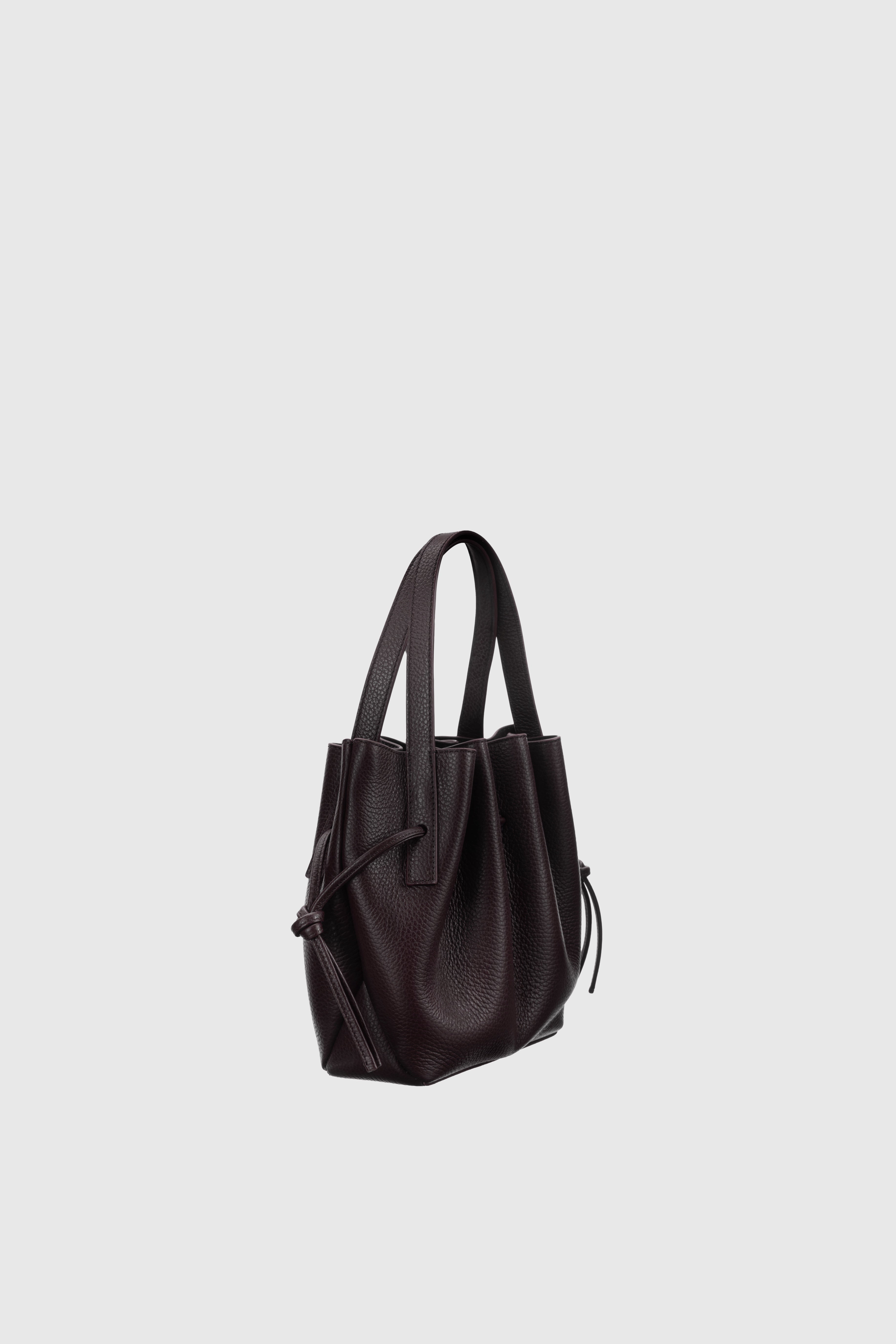 MINI_SCALLOP_TOTE_CASSIS_PGL_02.jpg