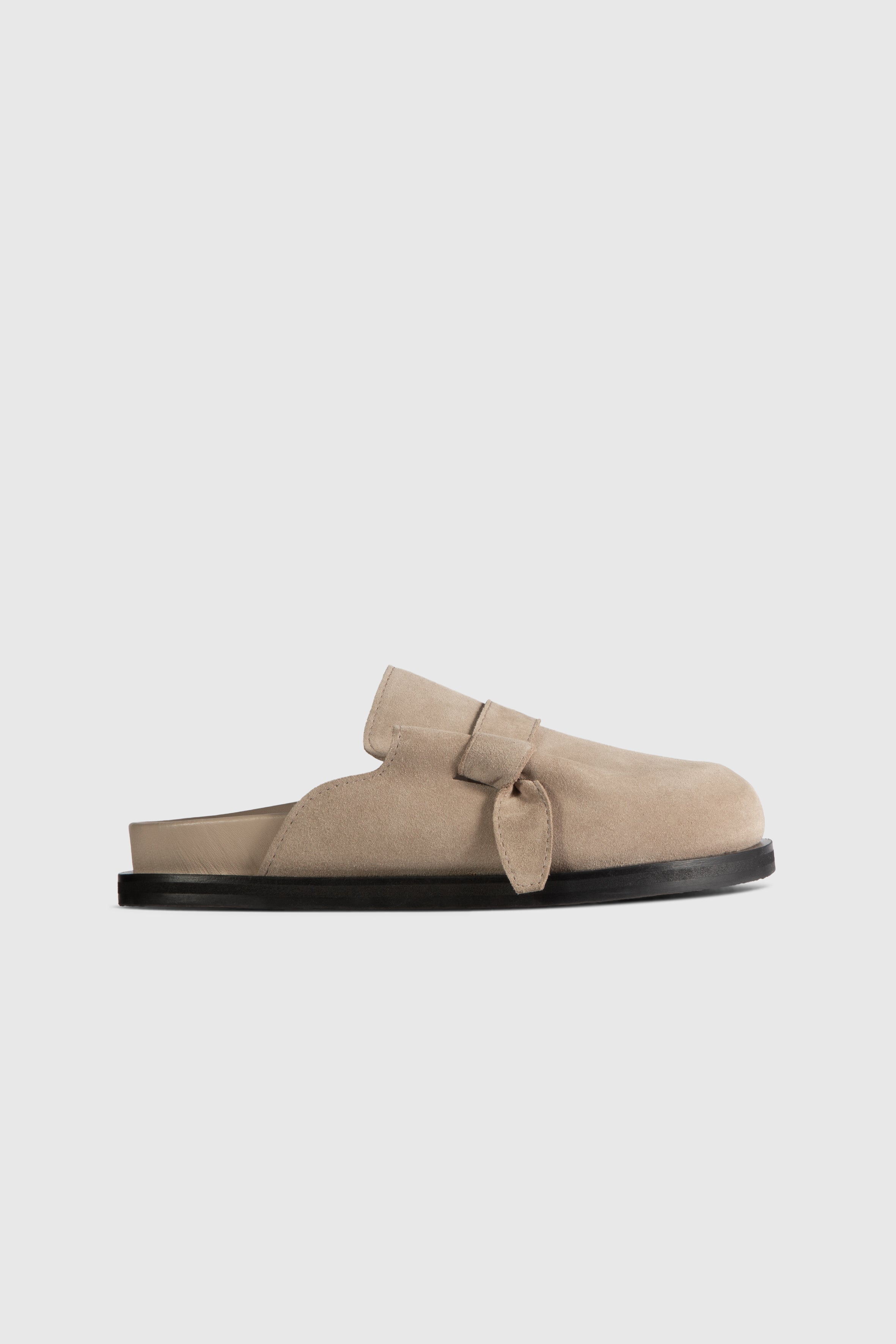 MOCHI_SLIDES_SAND_SUEDE_1.jpg