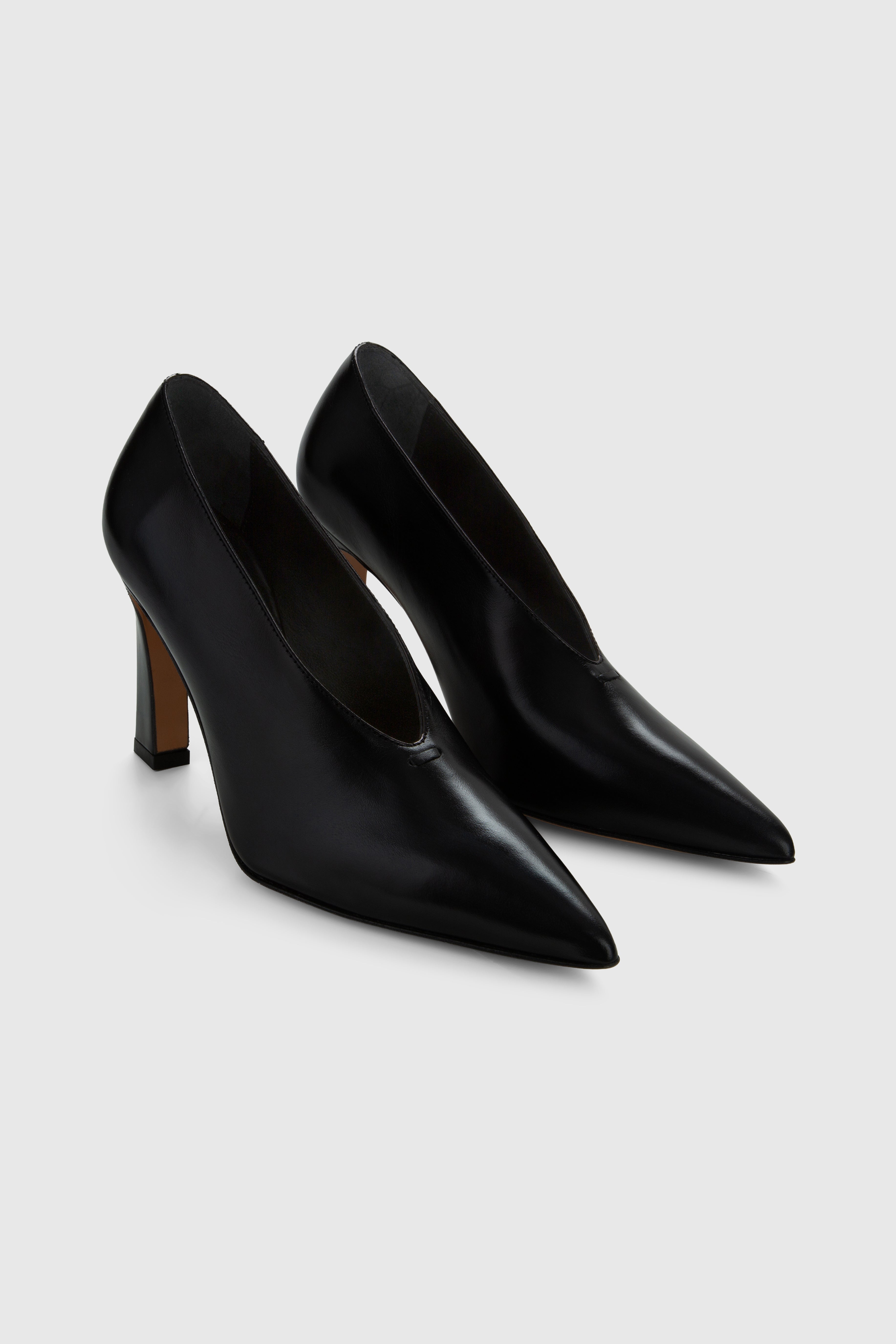 NUR_PUMP_-_BLACK_LEATHER_2.jpg