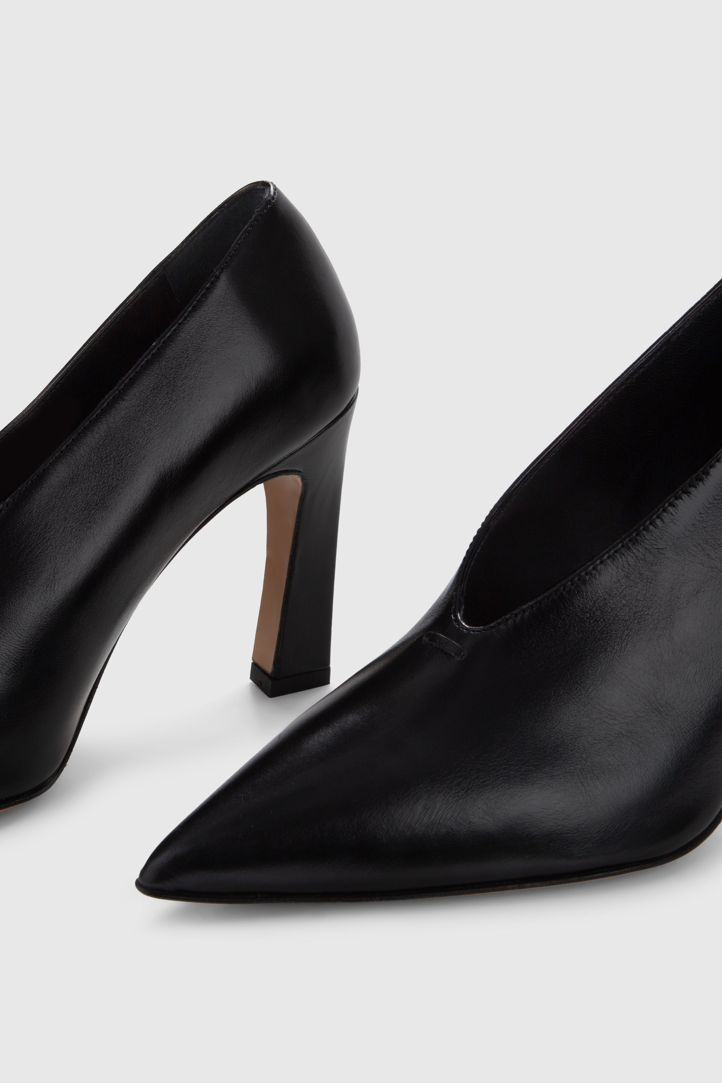NUR PUMP - BLACK LEATHER