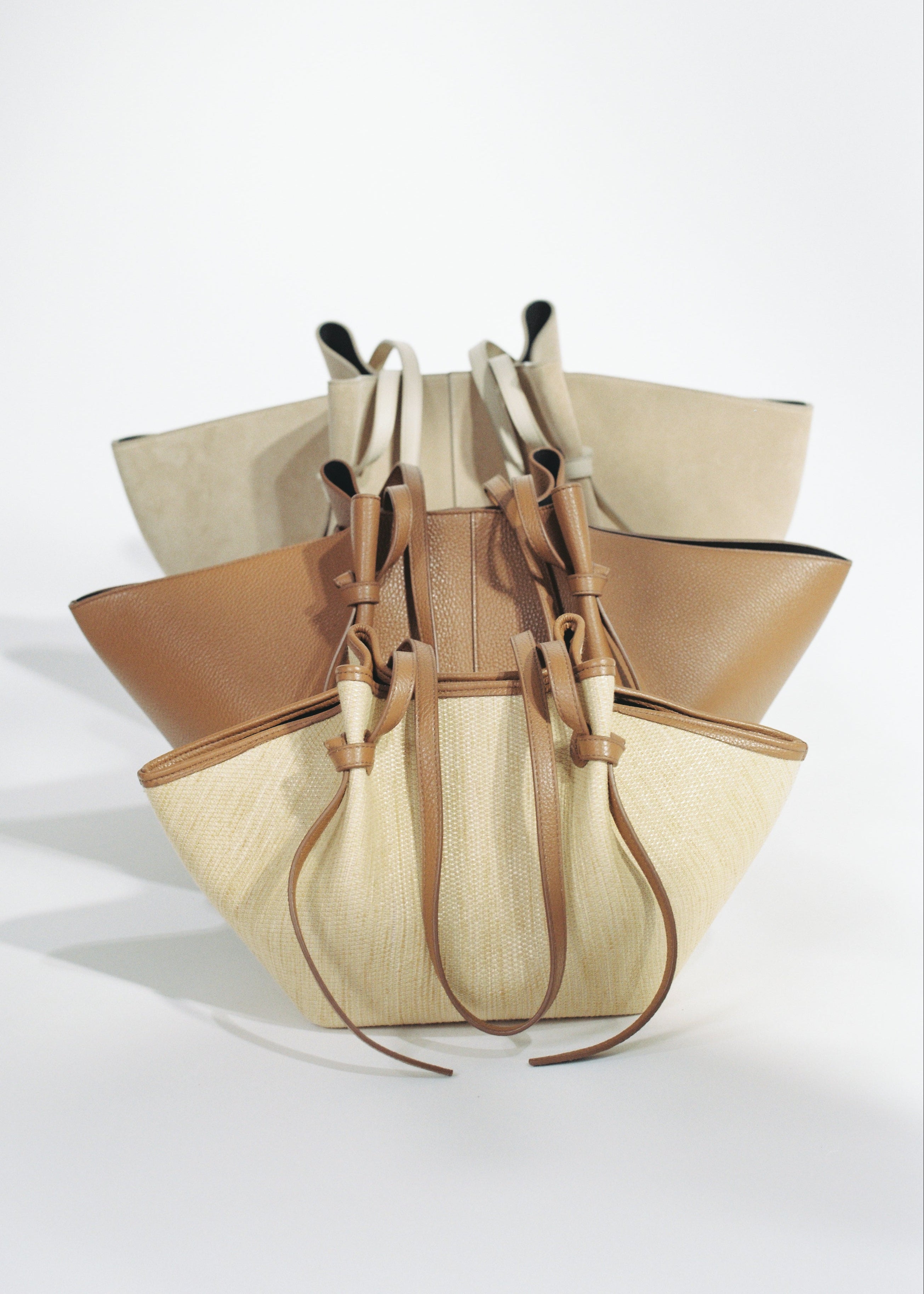 MOCHI - BISCUIT WOVEN RAFFIA