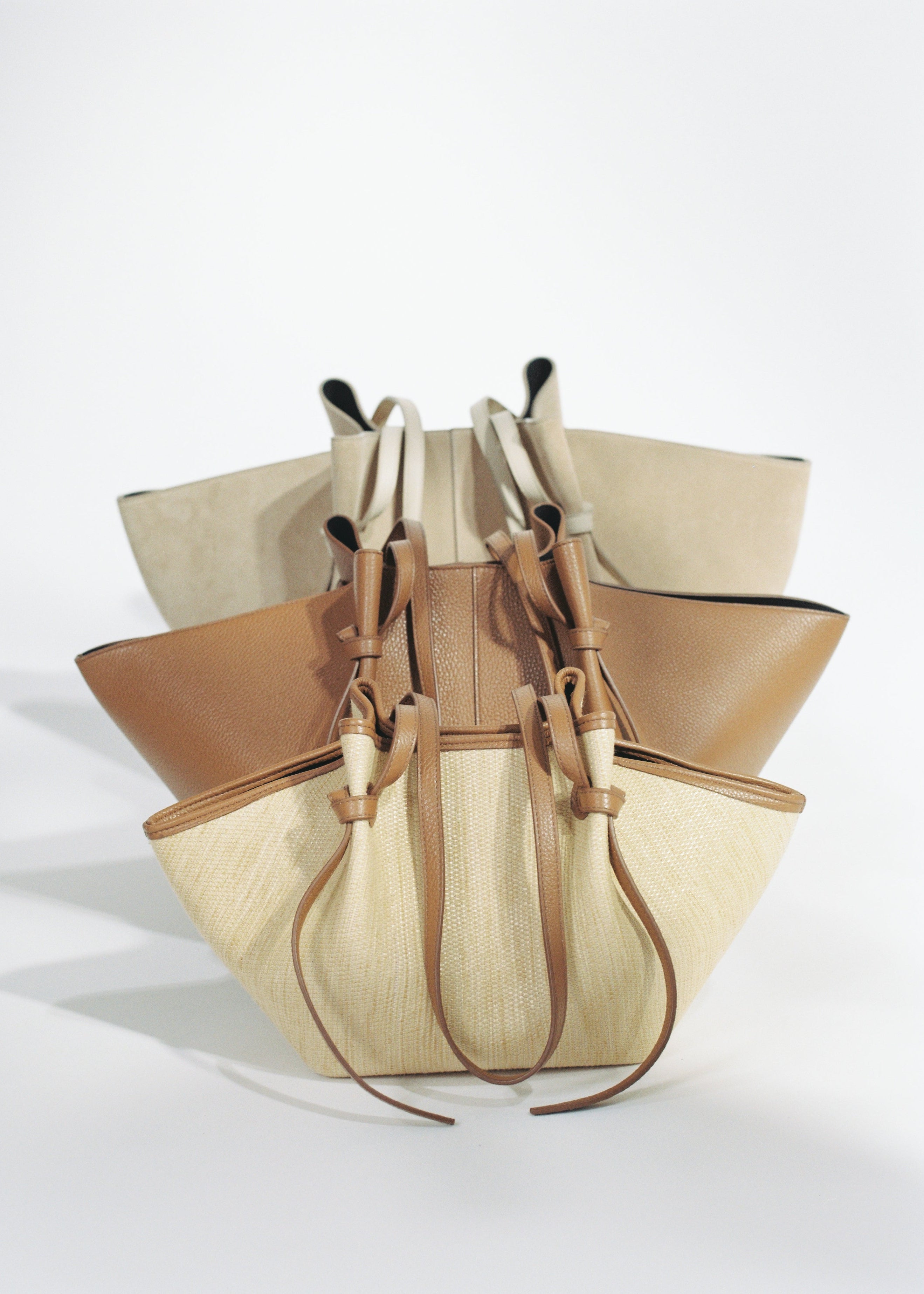 LARGE MOCHI - HAZEL PEBBLE GRAINED LEATHER