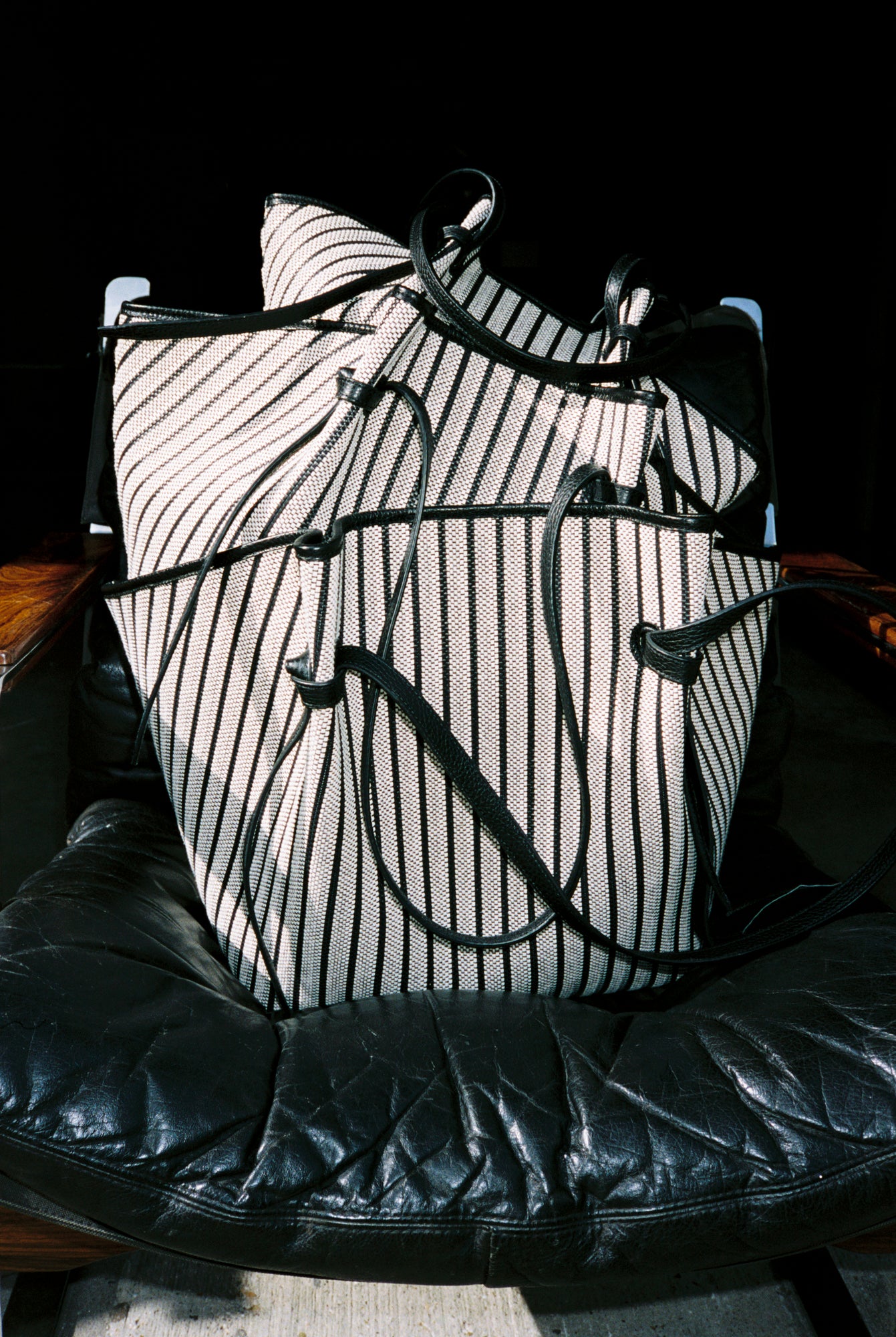 LARGE MOCHI - STRIPED WOVEN CANVAS