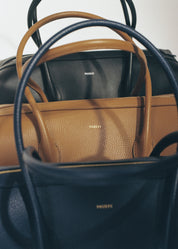 LARGE BRIOCHE DUFFLE - BLACK SMOOTH LEATHER