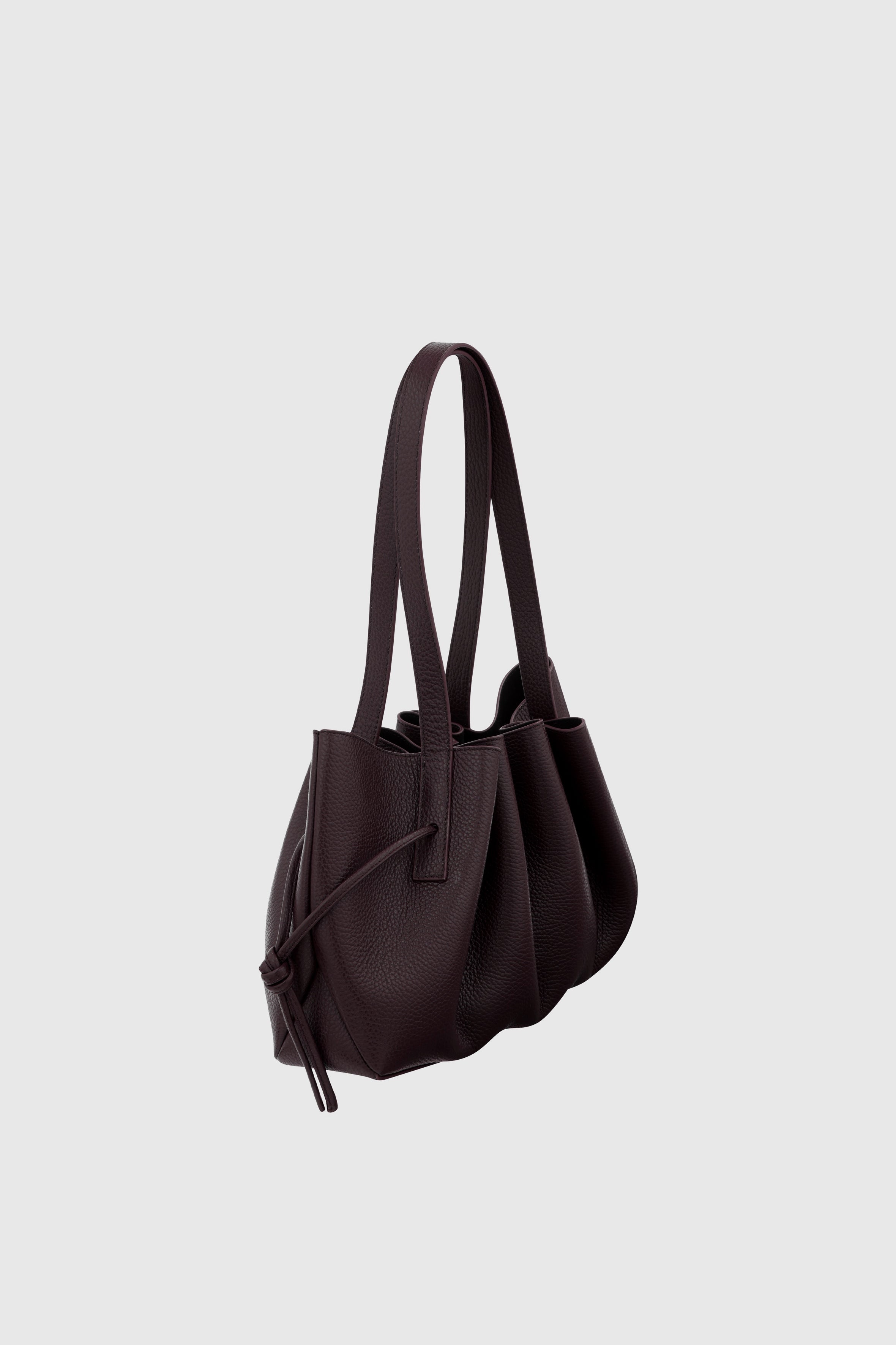 SCALLOP_SHOULDER_BAG_CASIS_02.jpg