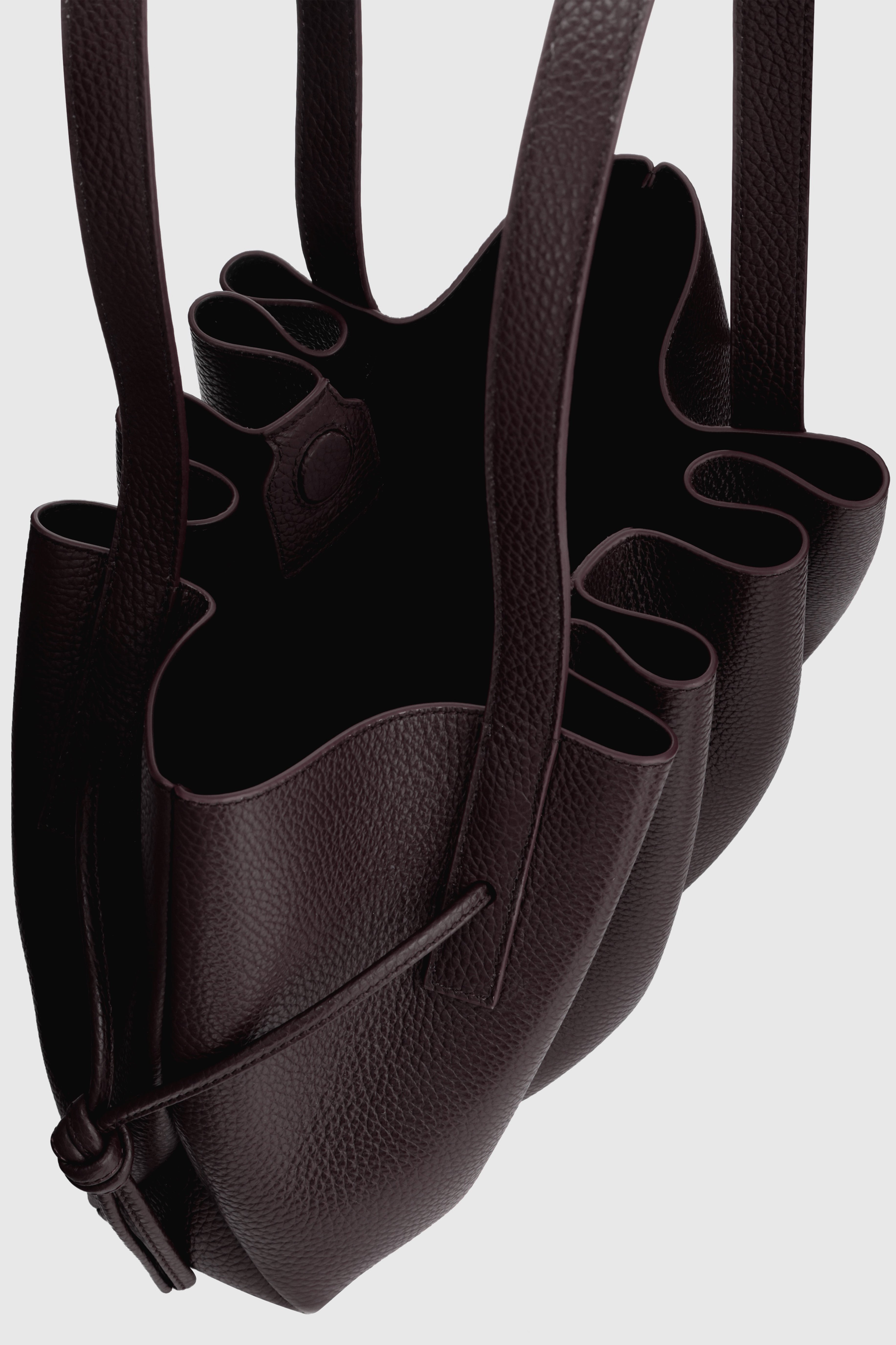 SCALLOP SHOULDER BAG - CASSIS PEBBLE GRAINED LEATHER