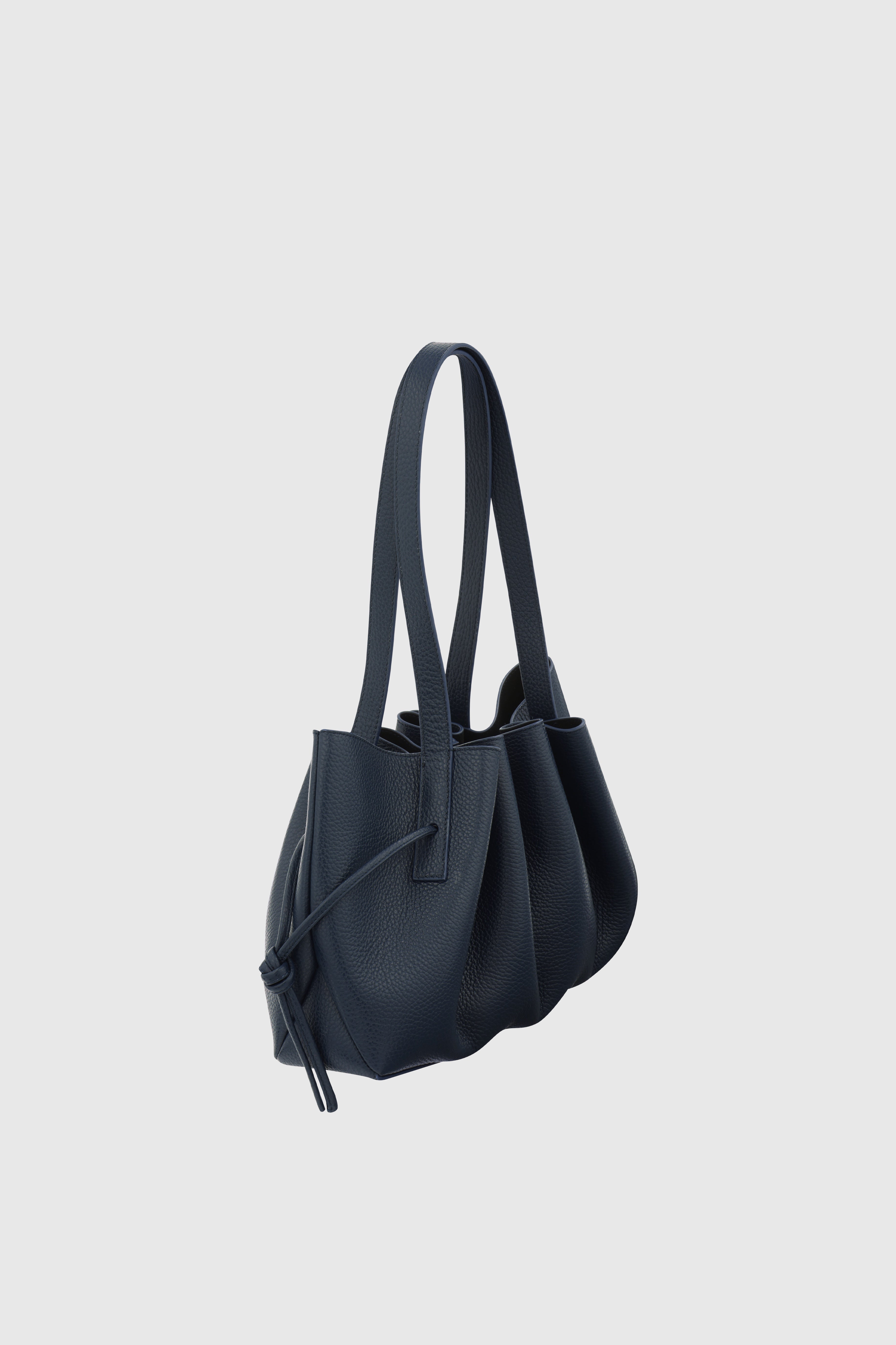SCALLOP_SHOULDER_BAG_MIDNIGHT_PGL_02.jpg