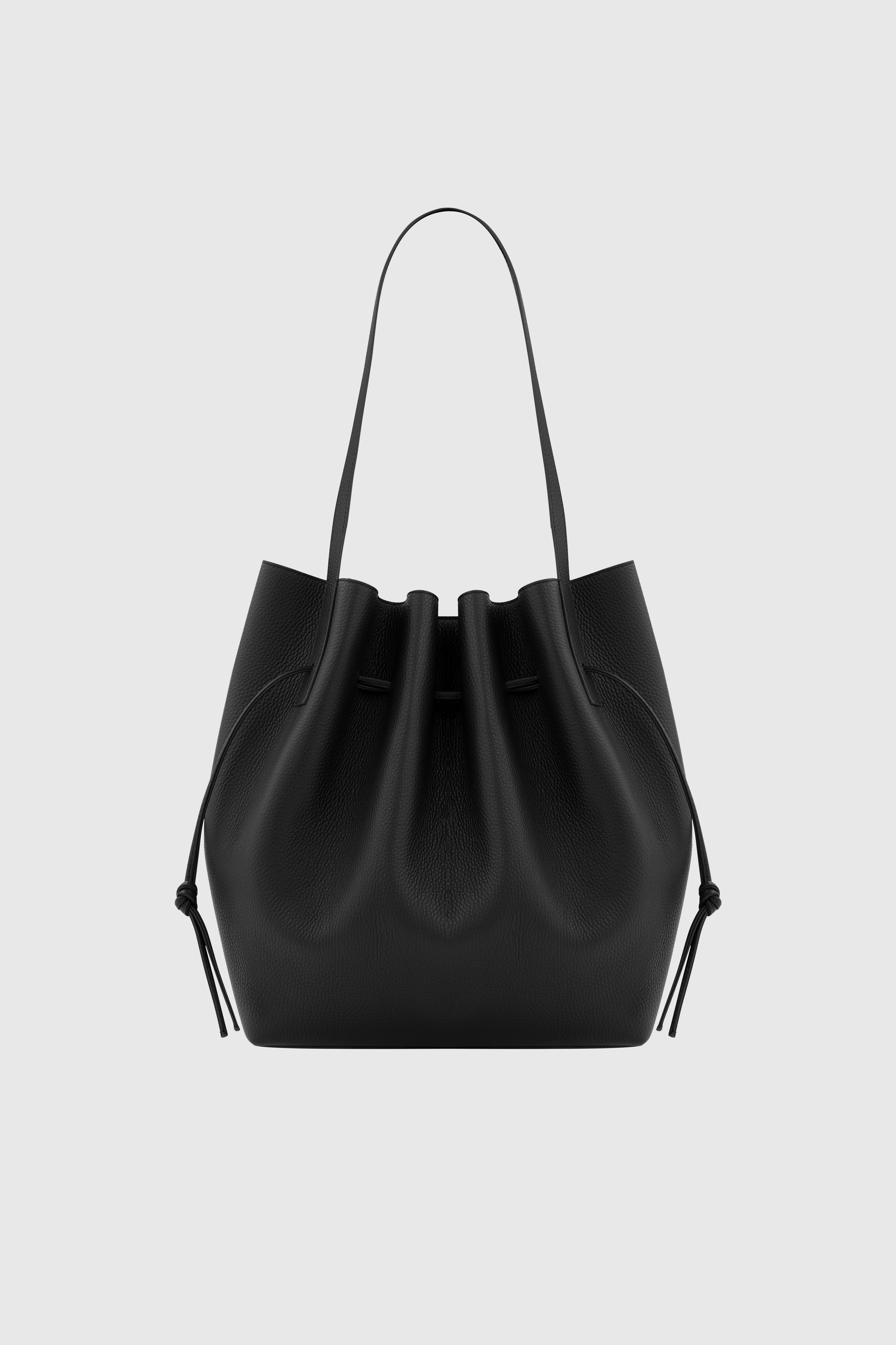 SCALLOP_TOTE_BLACK_PGL_03.jpg