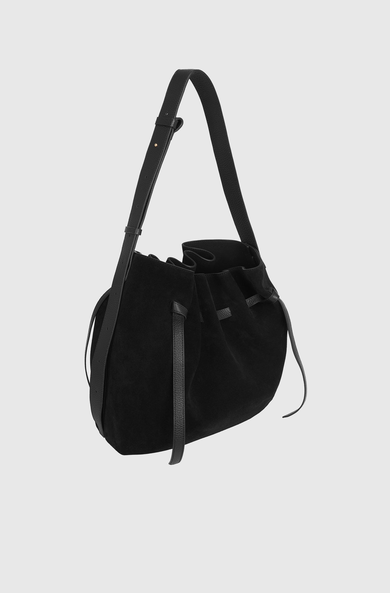 SCALLOP LARGE BUCKET - BLACK SUEDE