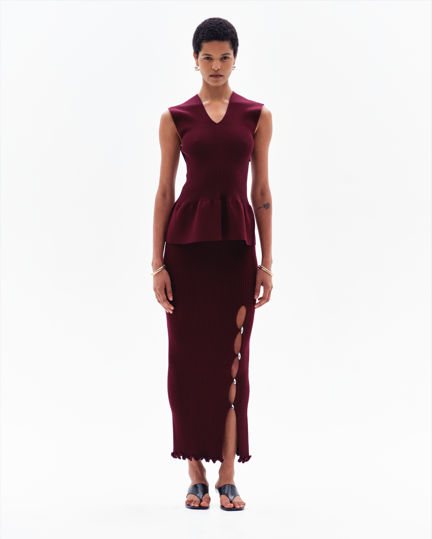 ORIN FLARED SLEEVELESS TOP - BORDO