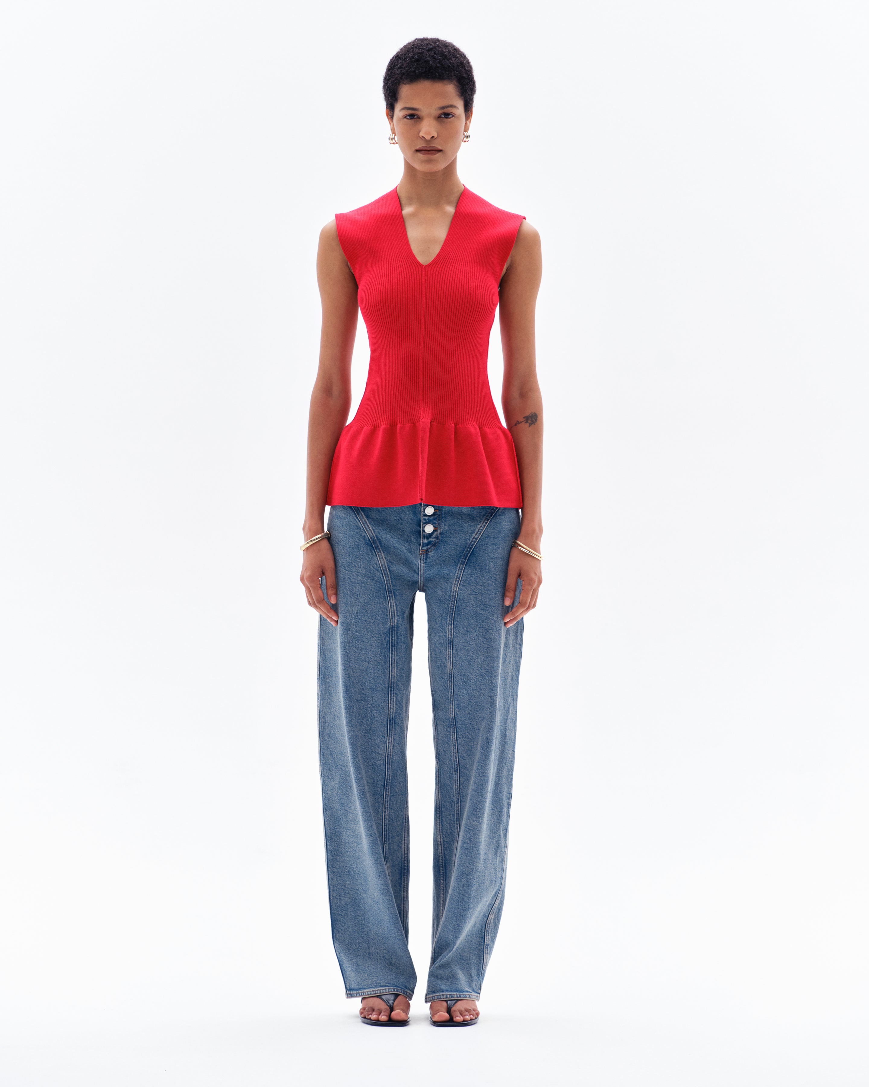 ORIN FLARED SLEEVELESS TOP - RED