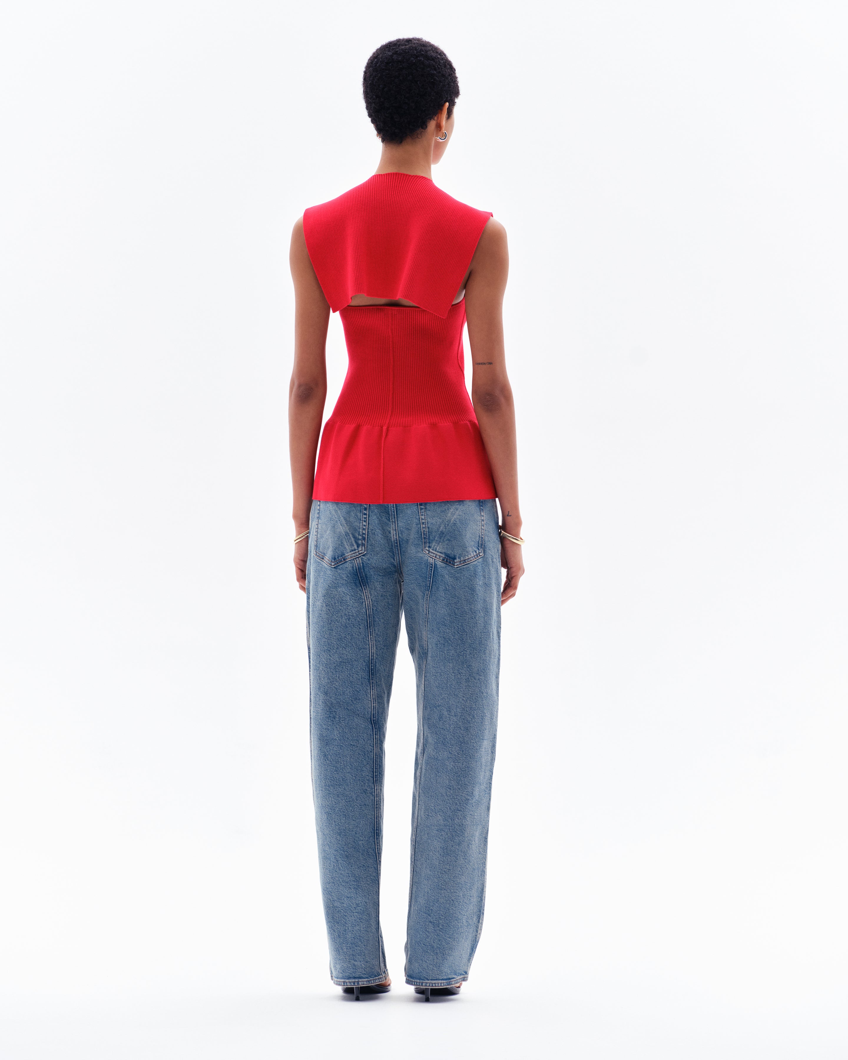 ORIN FLARED SLEEVELESS TOP - RED