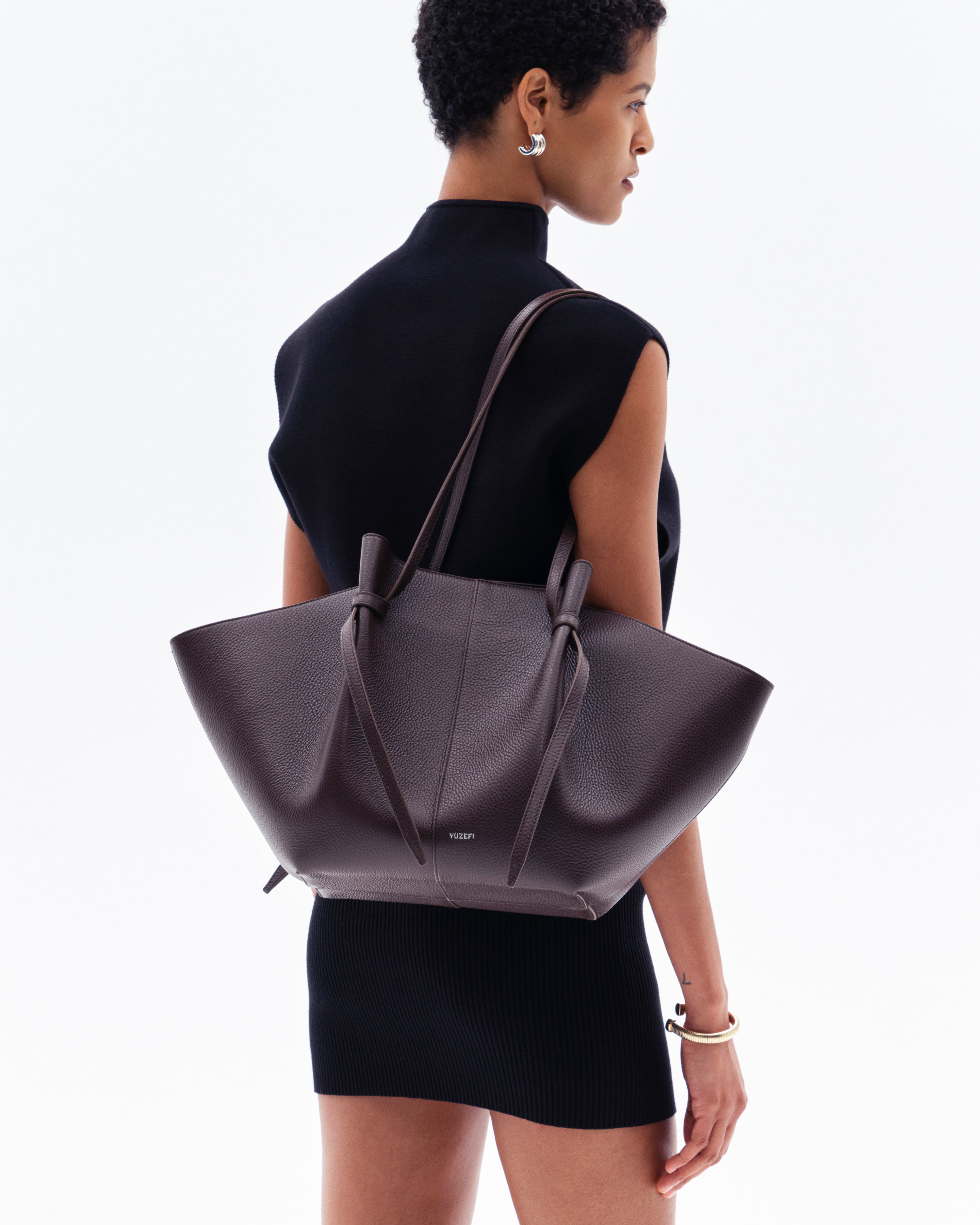 LARGE MOCHI - ESPRESSO PEBBLE GRAIN LEATHER