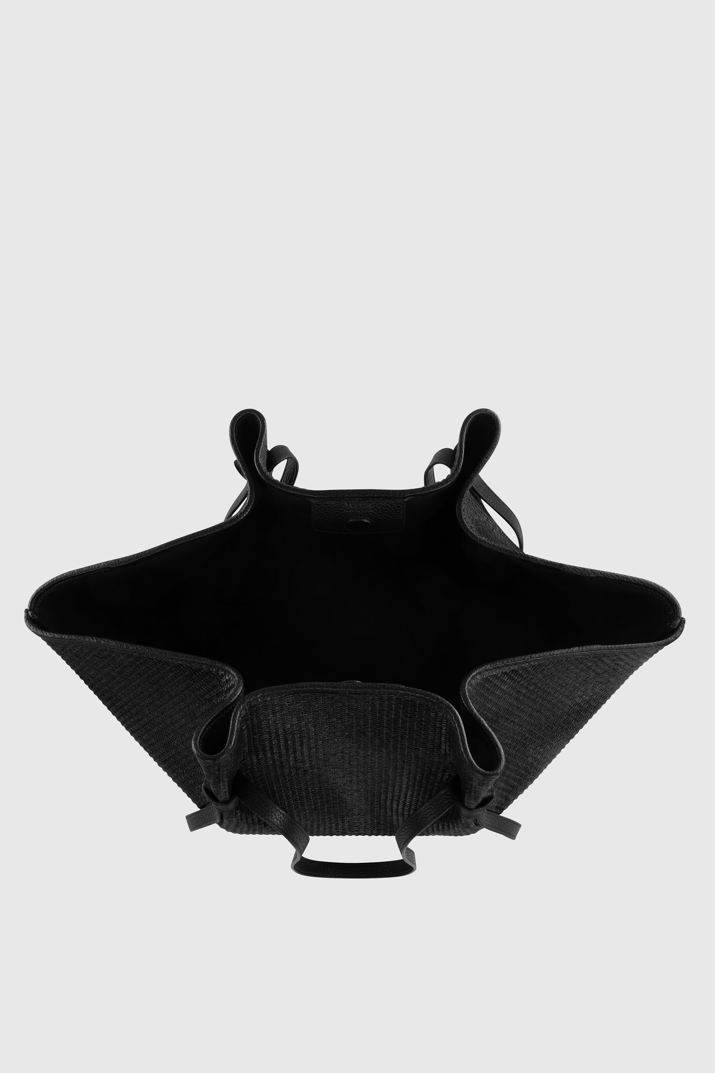 XL MOCHI - BLACK WOVEN RAFFIA