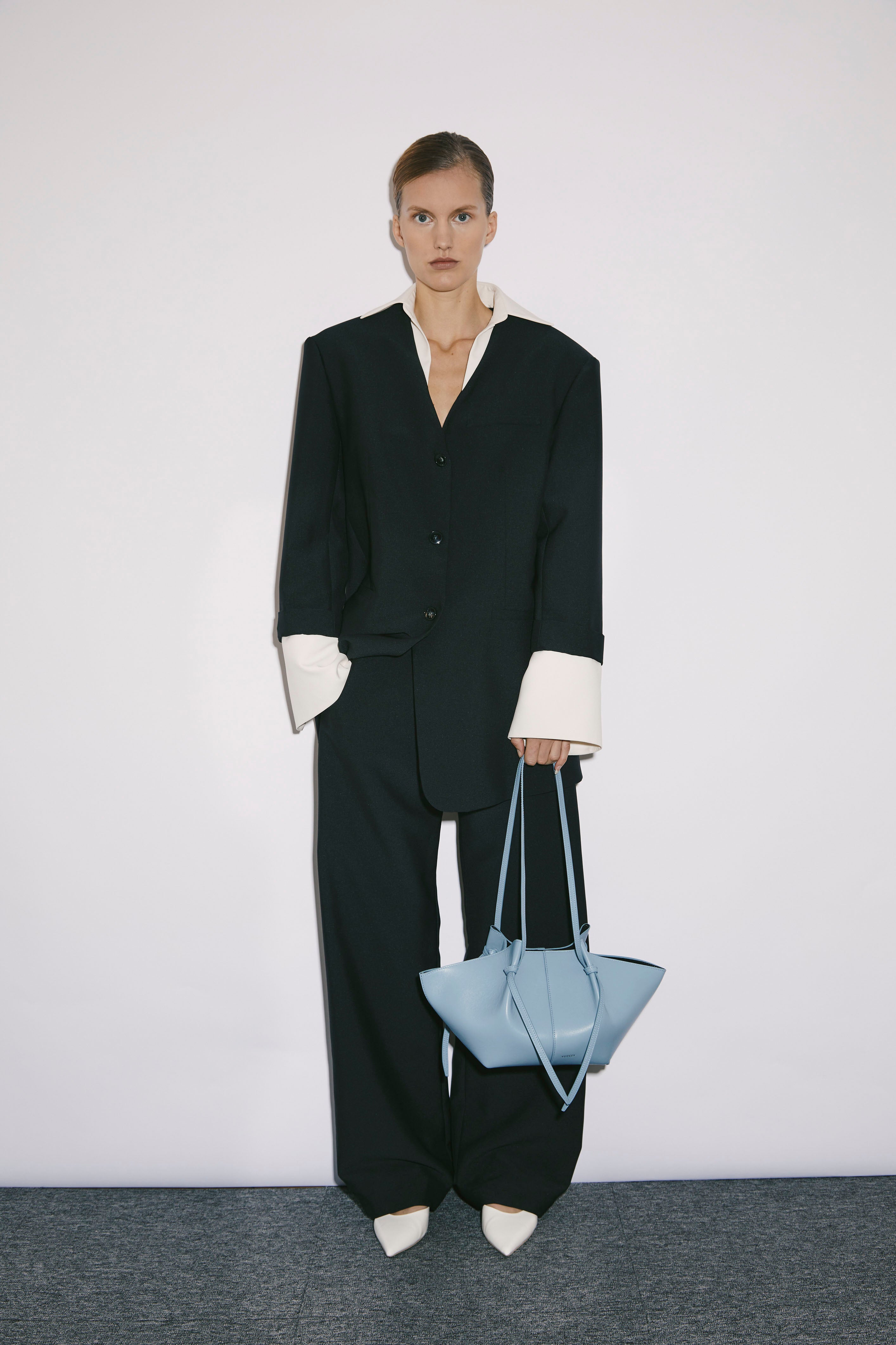 CONTRAST COLLAR OVERSIZE JACKET - CREPE BLACK