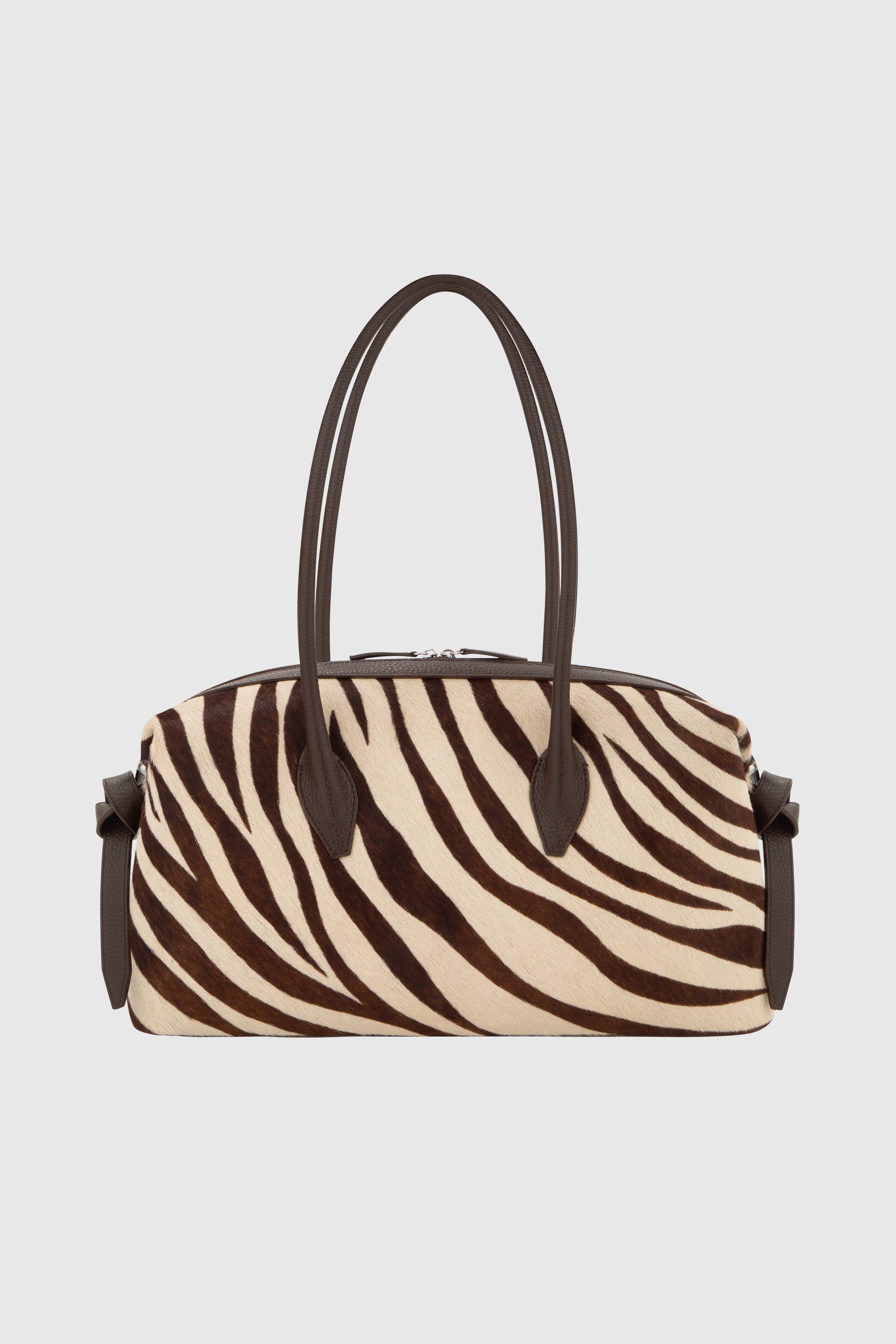 YUZEFI_BRIOCHE_DUFFLE_PONY_SAVANNA_1.jpg
