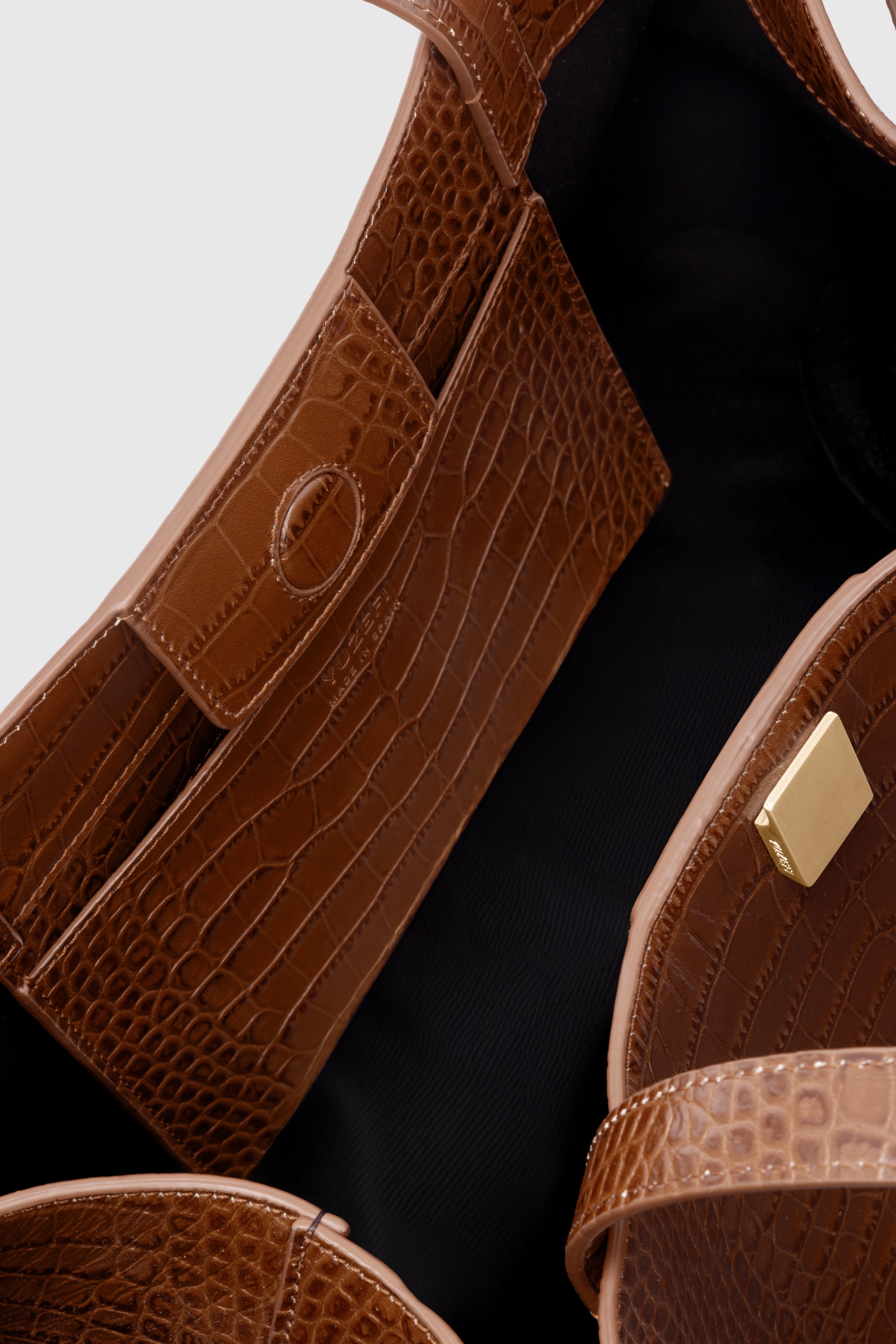 GYOZA TOTE - EMBOSSED SIERRA LEATHER