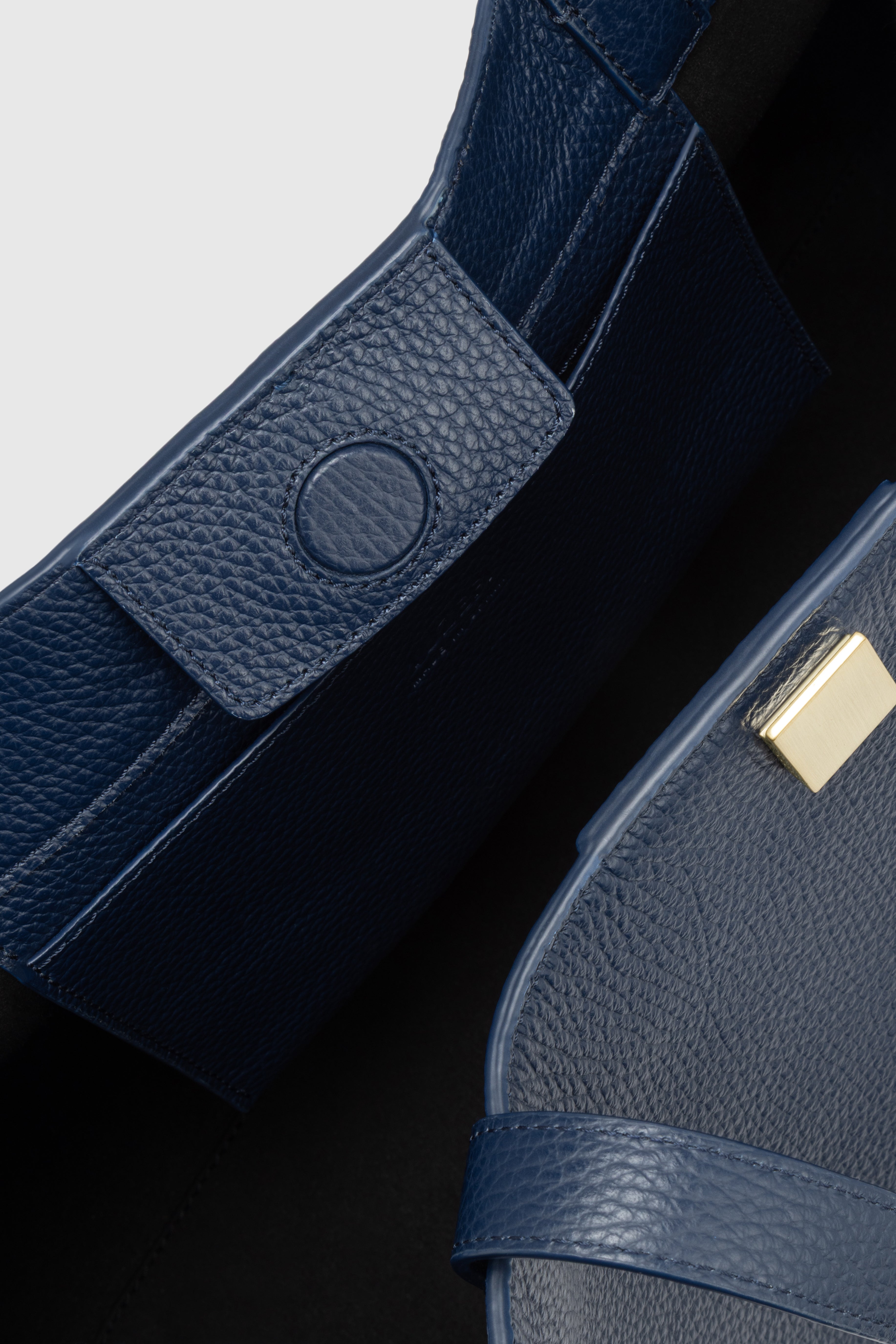 GYOZA TOTE - MIDNIGHT PEBBLE GRAINED LEATHER
