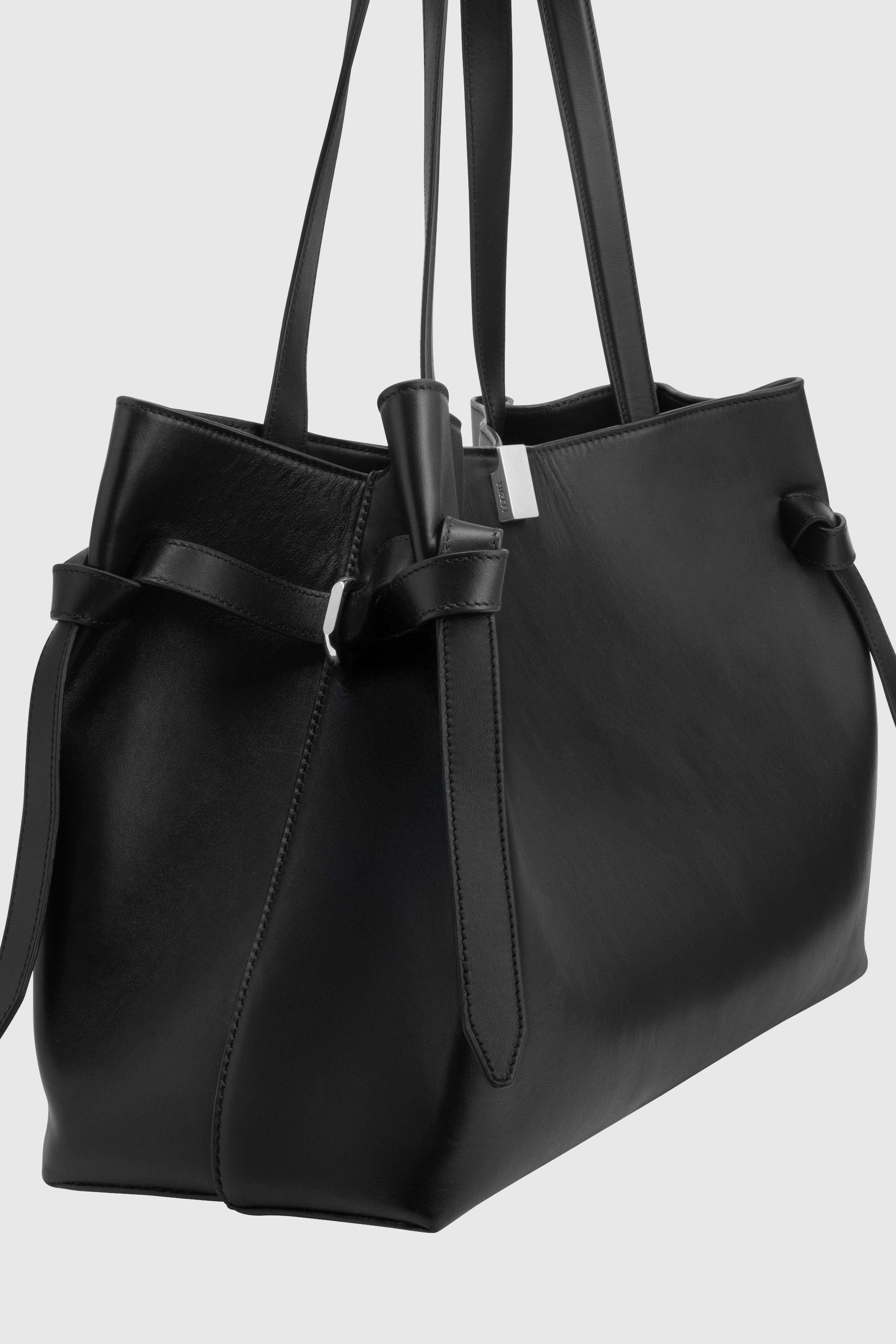 GYOZA TOTE - BLACK SMOOTH LEATHER