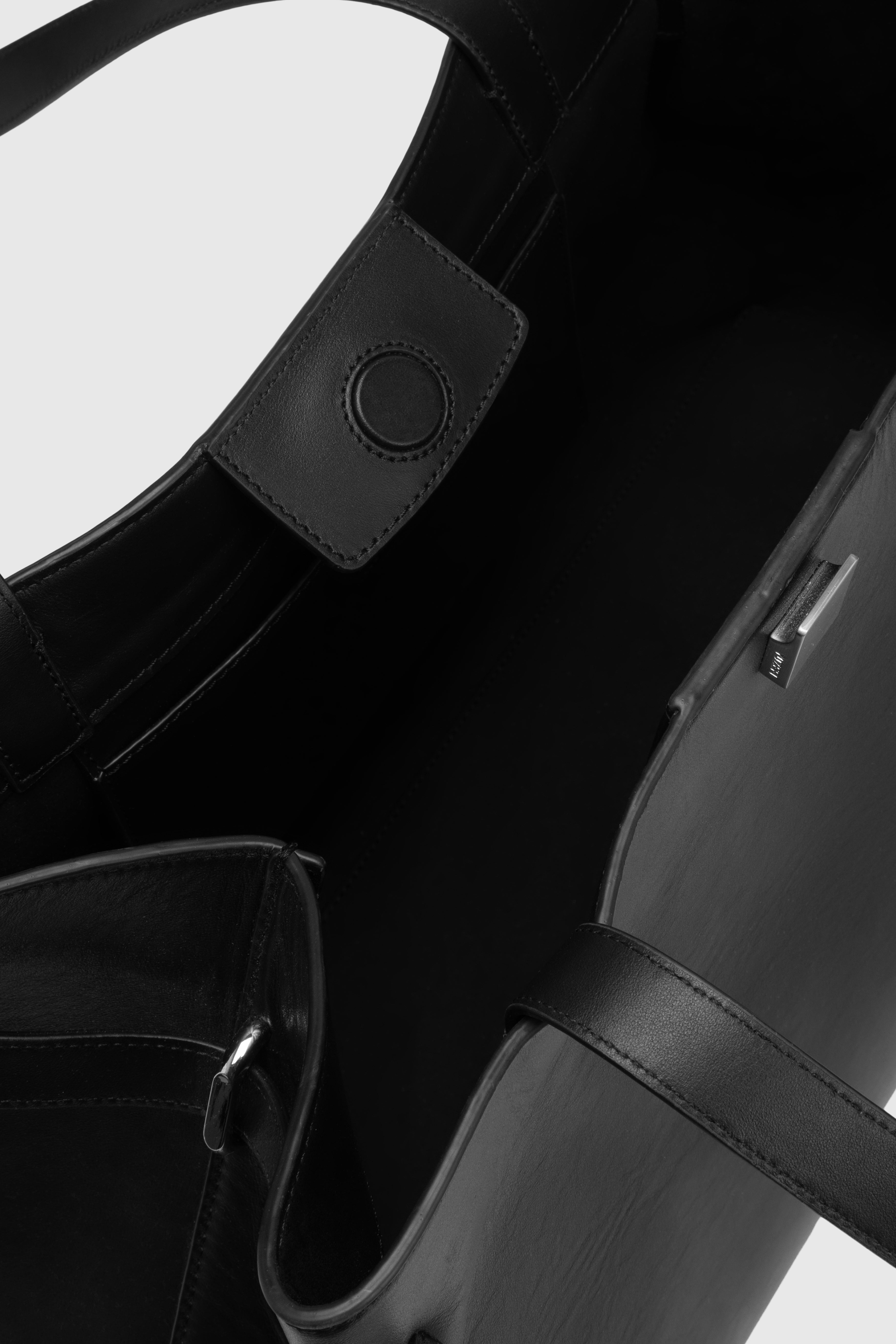 GYOZA TOTE - BLACK SMOOTH LEATHER