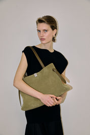 GYOZA TOTE - FENNEL SUEDE