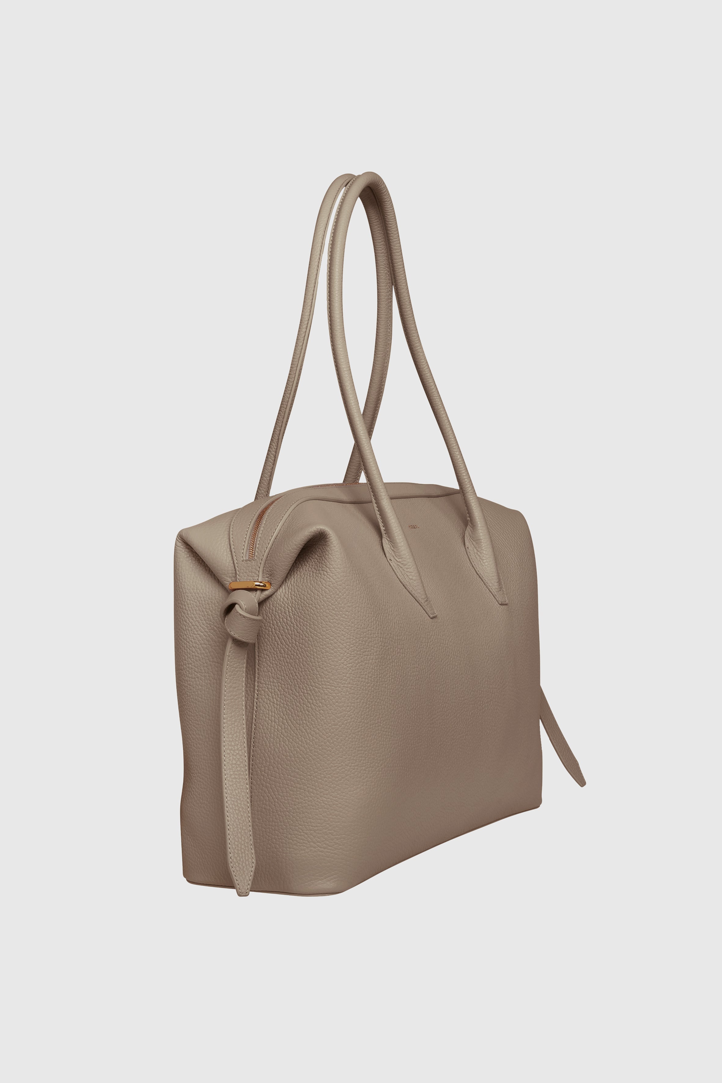 LARGE BRIOCHE DUFFLE - TAUPE PEBBLE GRAINED LEATHER