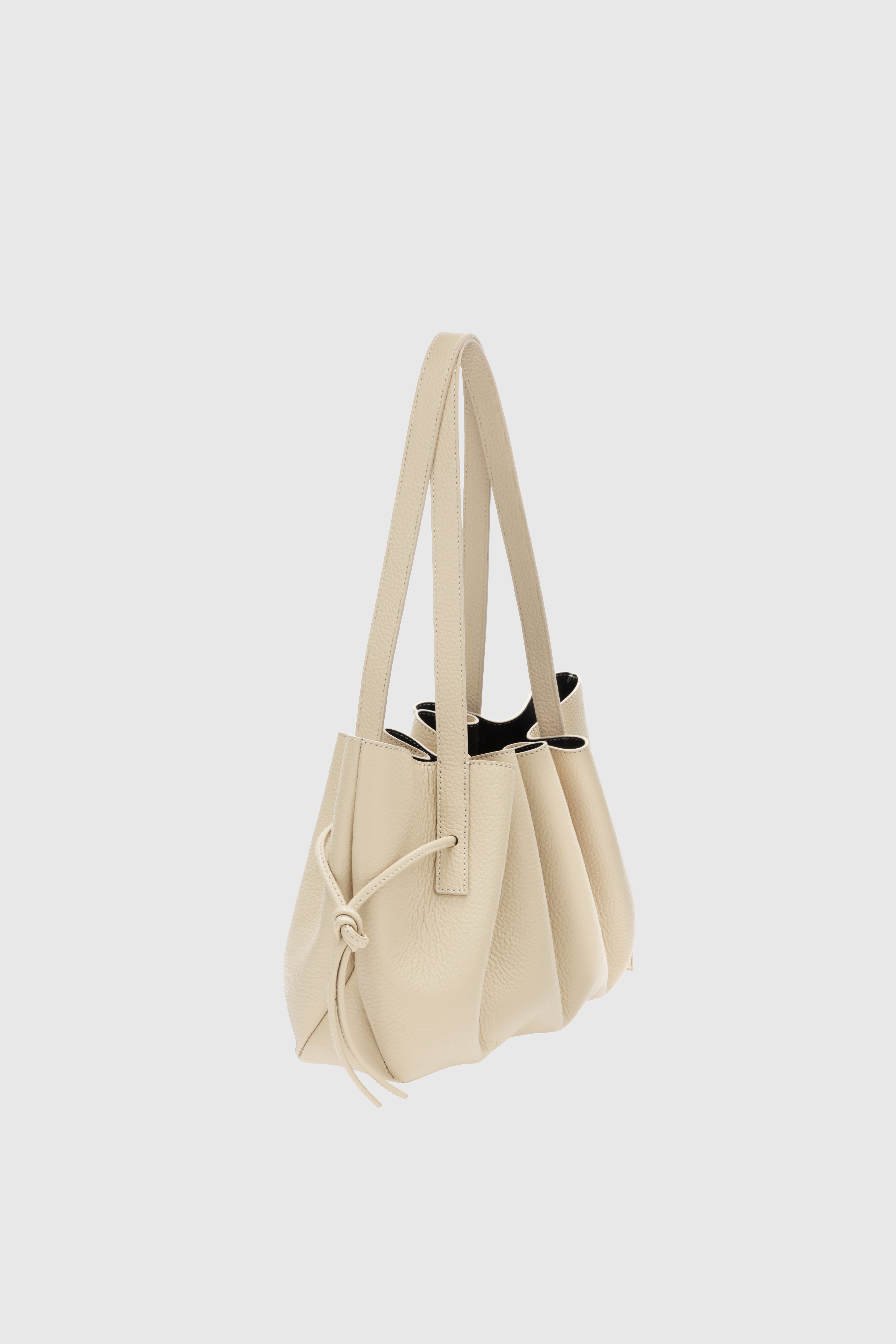 SCALLOP SHOULDER BAG - ANGORA PEBBLE GRAINED LEATHER – Yuzefi